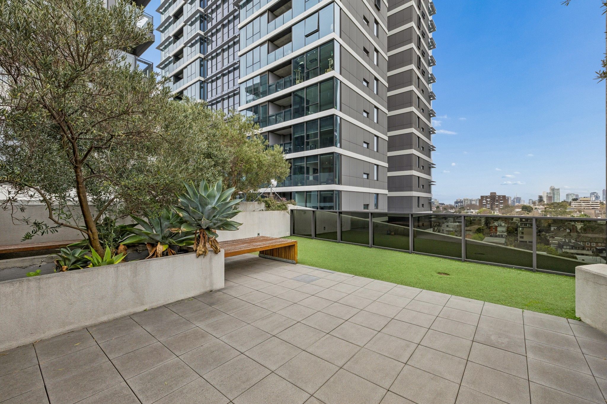 401/45 Claremont Street — photo 12 of 14
