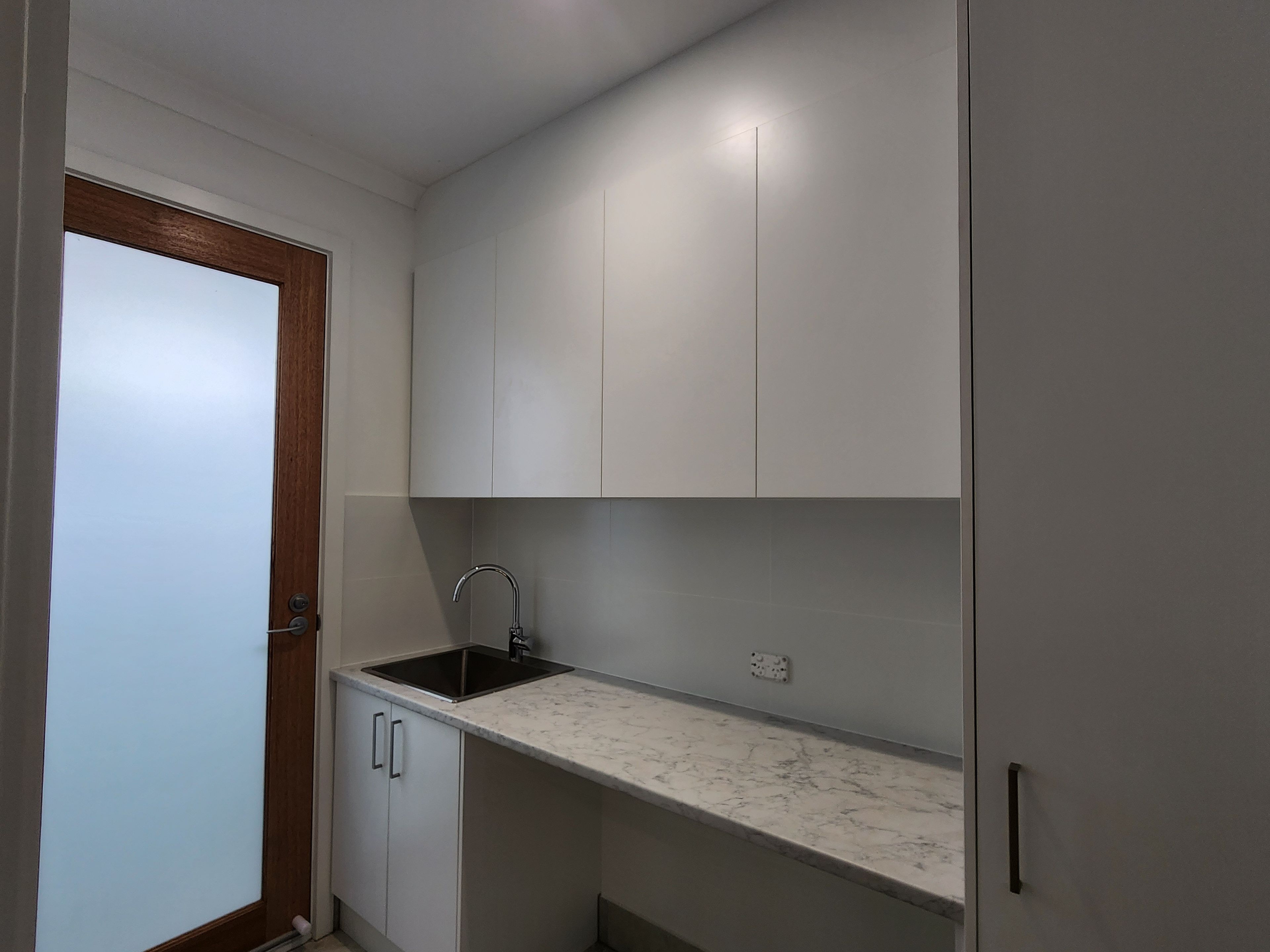 40 Barrington Crescent — photo 10 of 12