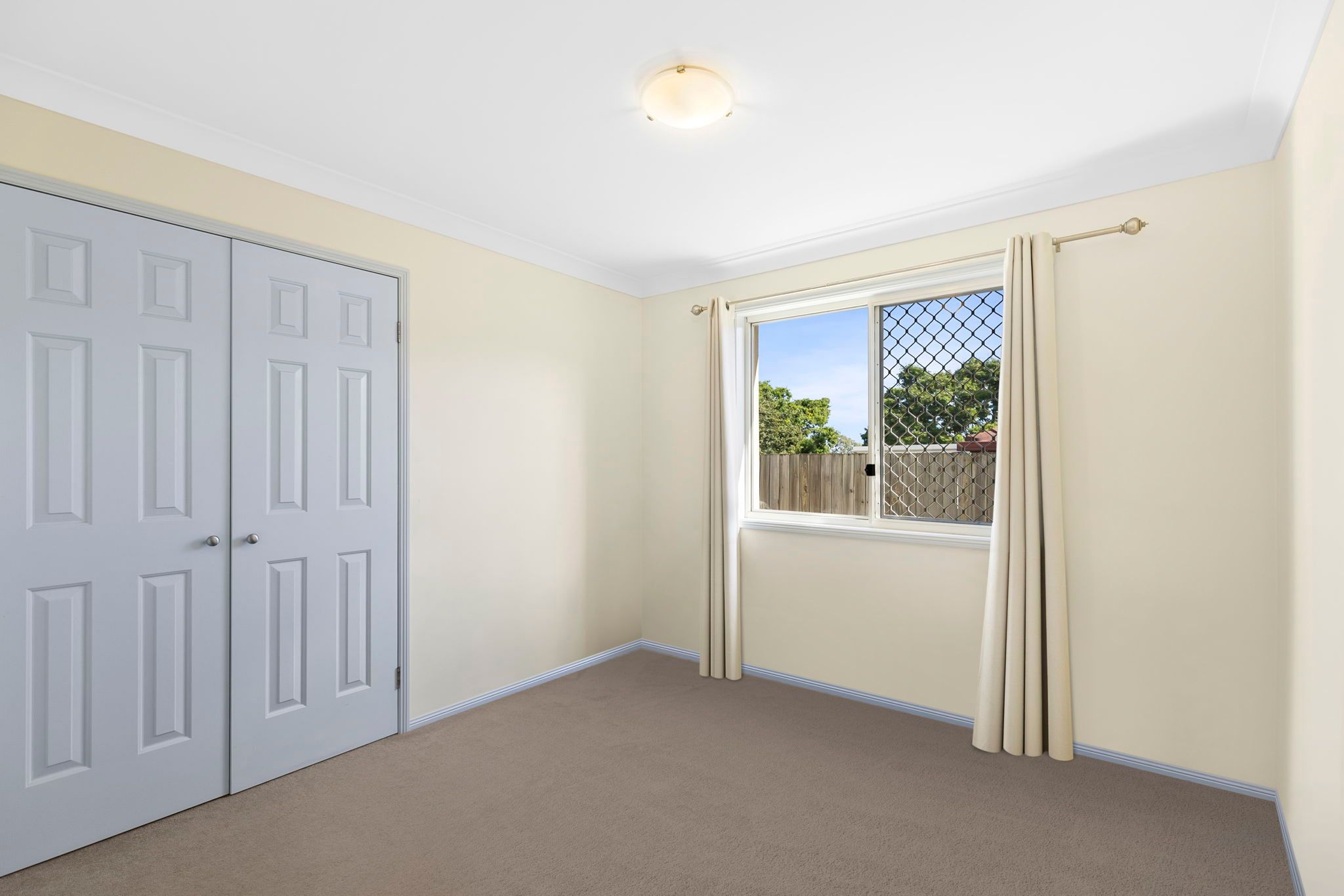 3 Chatfield Close — photo 7 of 8