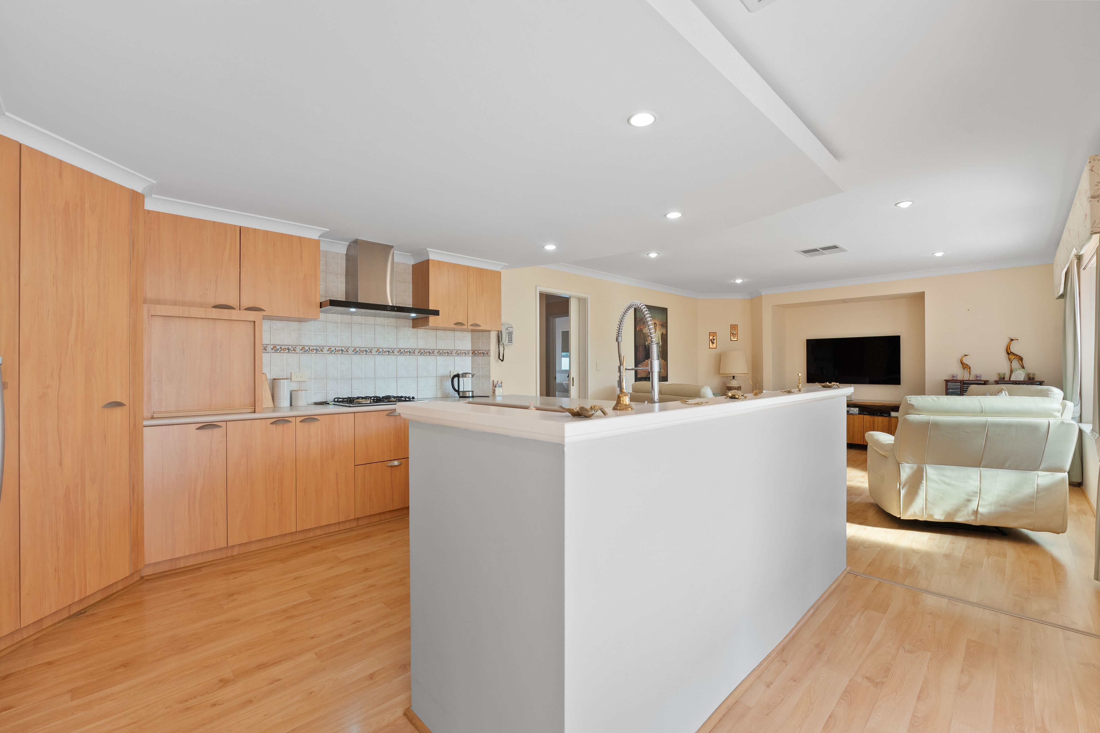 4 Ortona Crescent — photo 11 of 30