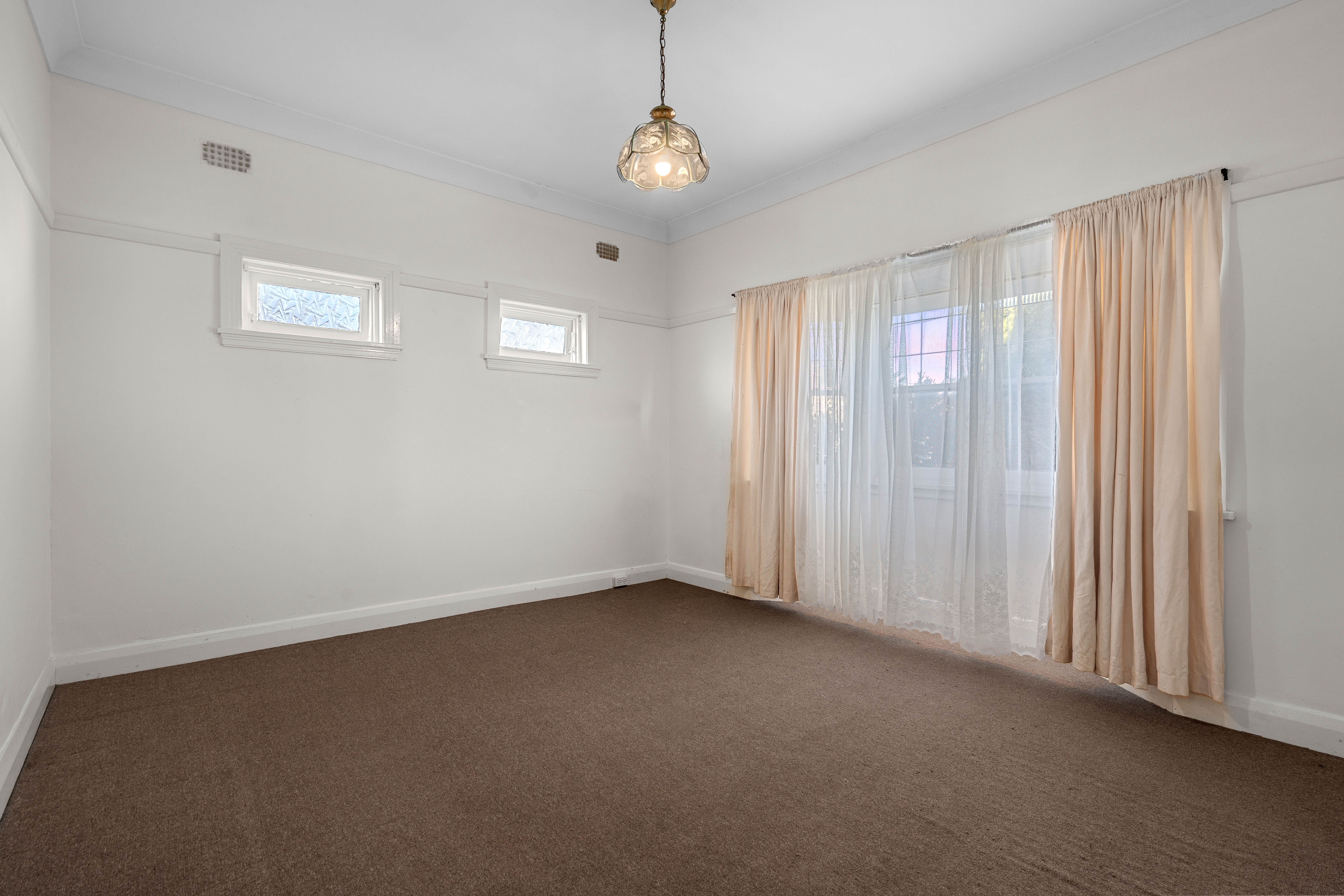 26 Gannons Avenue — photo 4 of 11