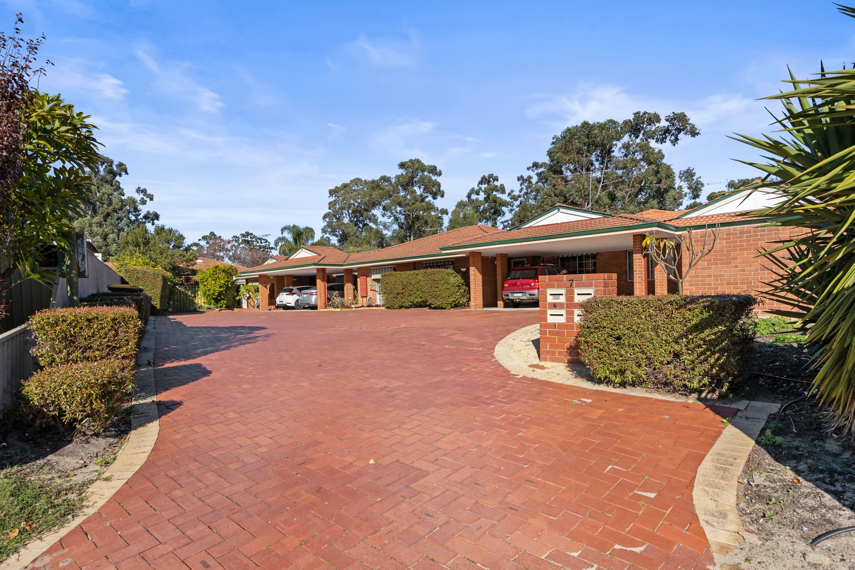 7 Conifer Close, Ballajura WA 6066