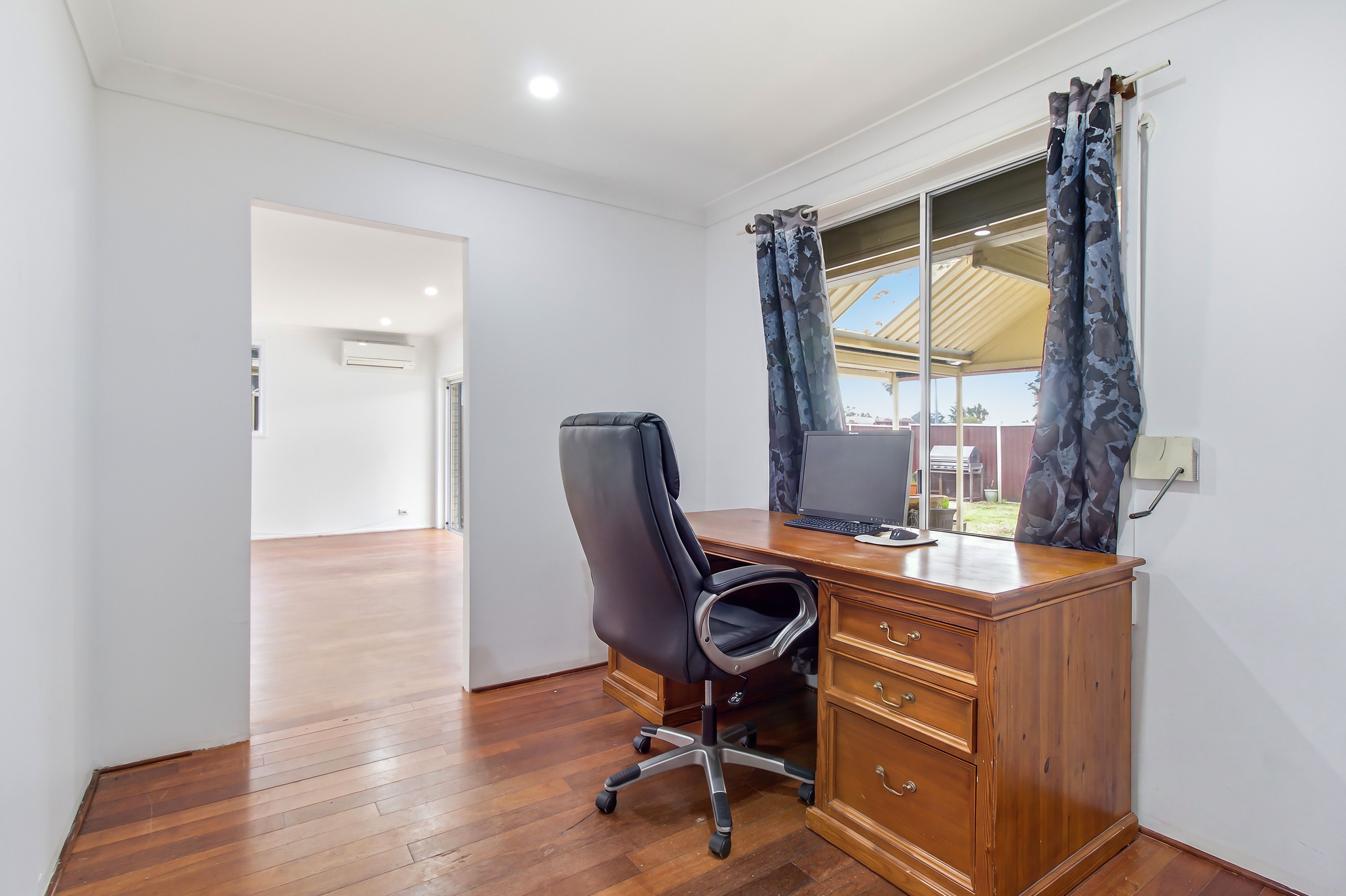 35 Seabrook Crescent — photo 9 of 12