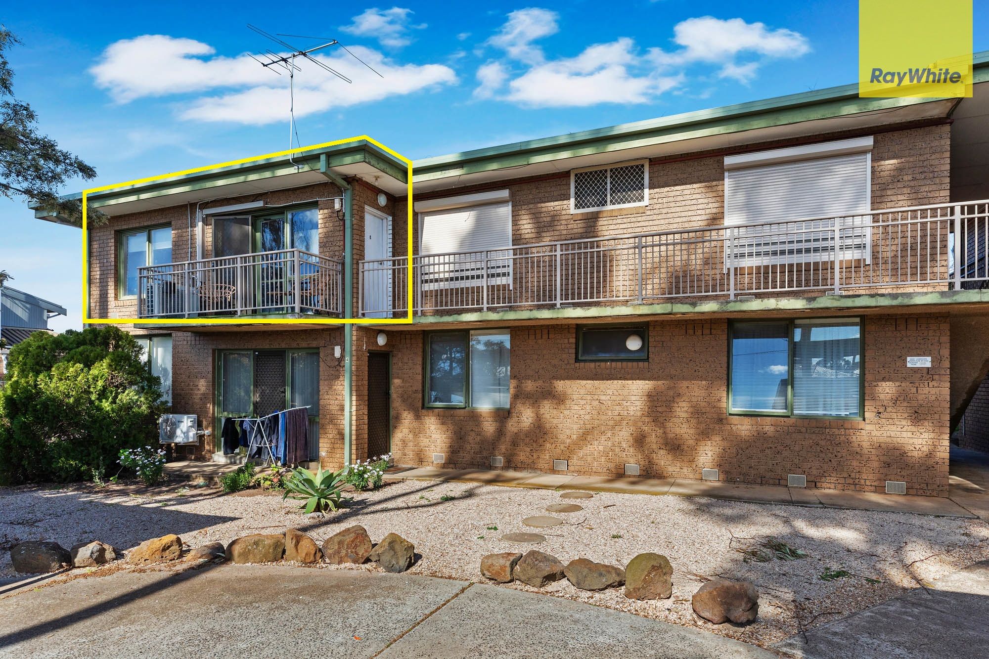 128 East Esplanade, St Albans VIC 3021