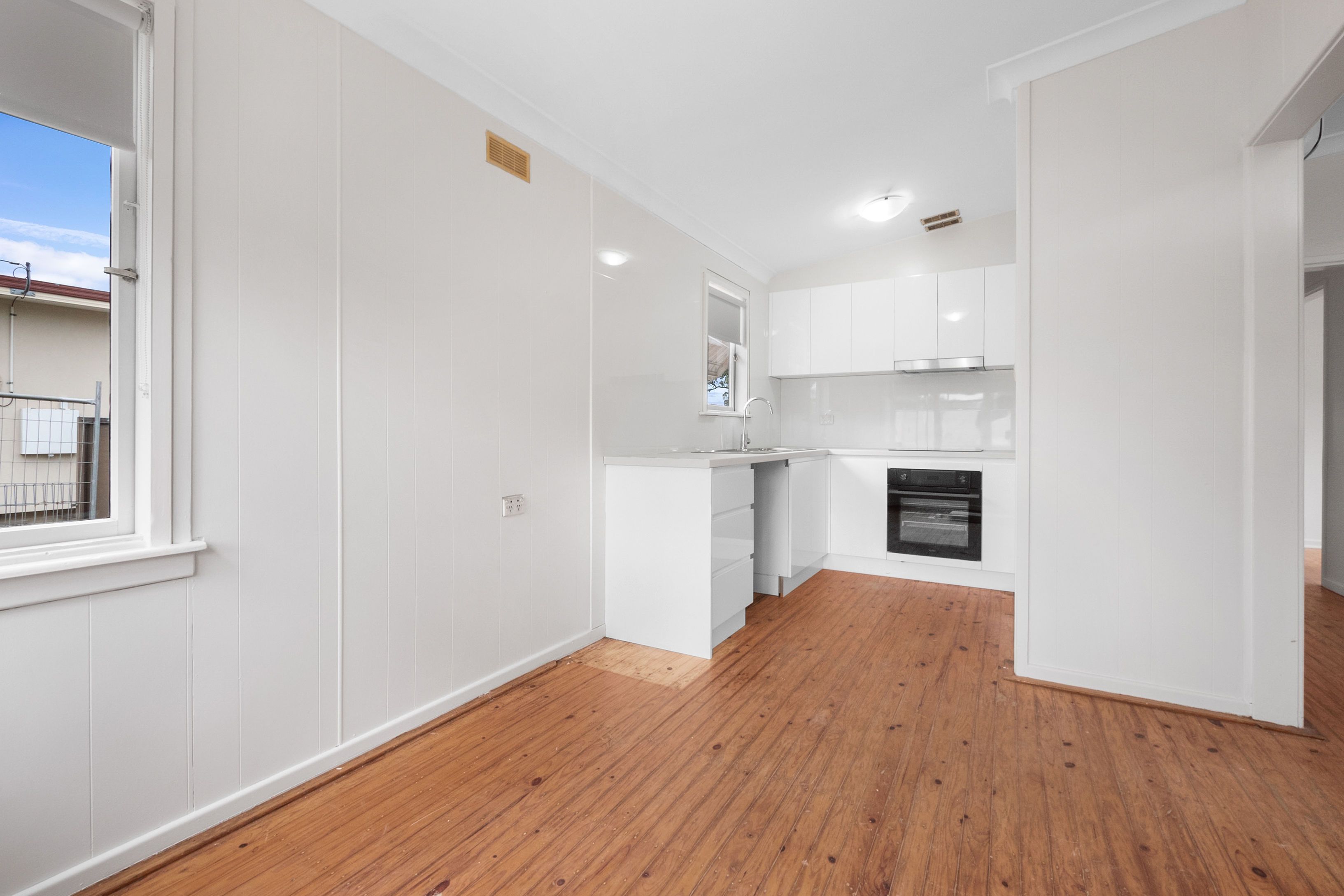 24 Parkes Crescent, Blackett, NSW 2770