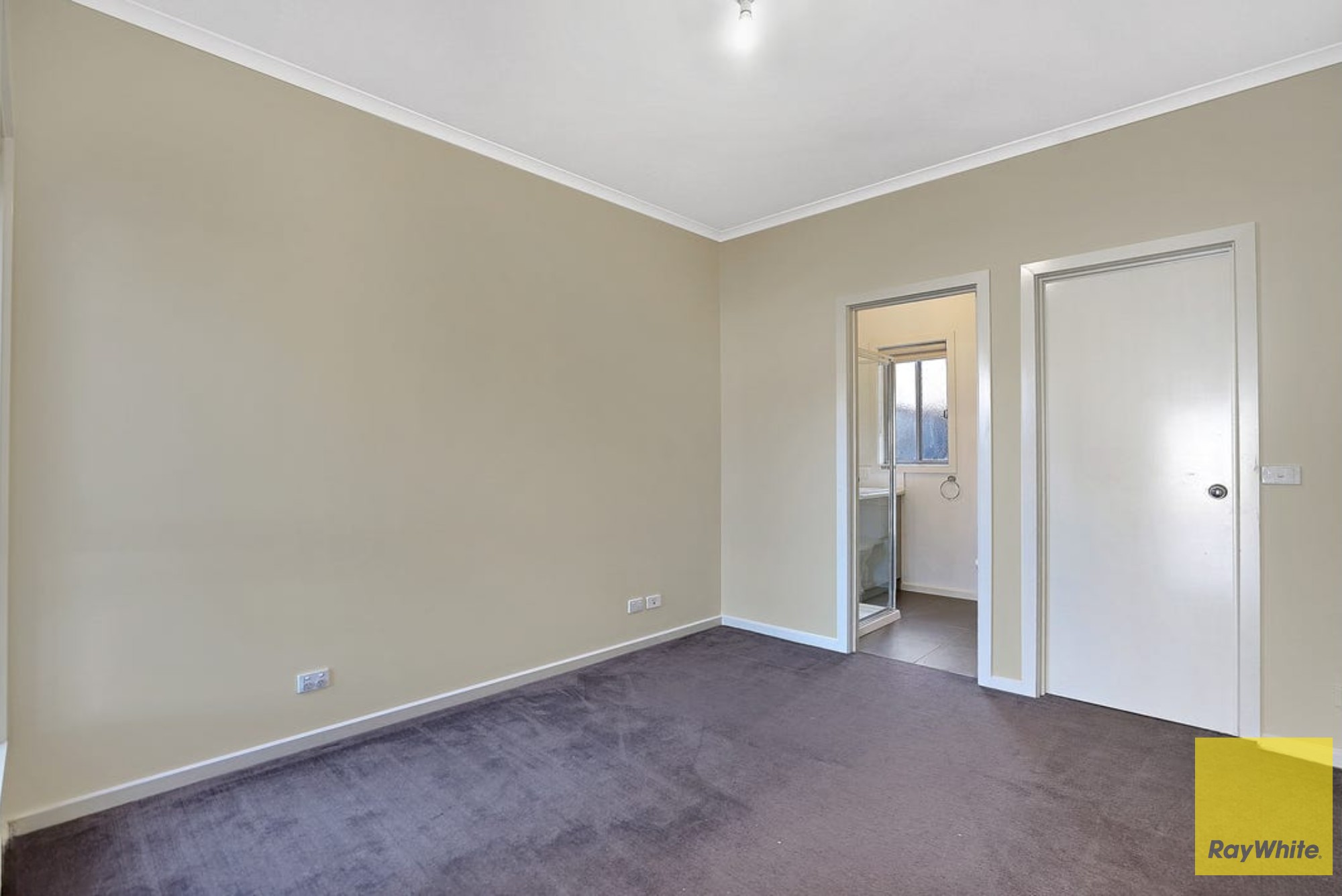 2/28 Orlando Drive, Truganina, VIC 3029