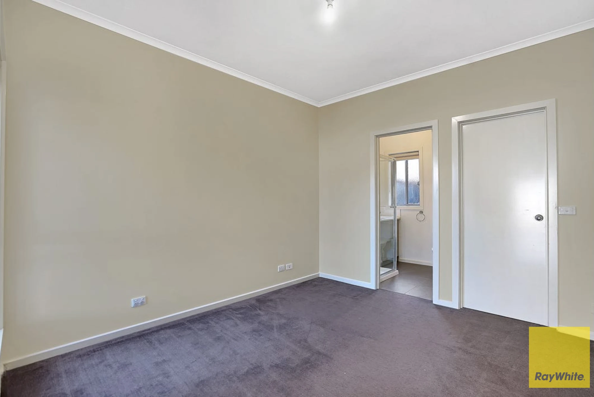 2/28 Orlando Drive, Truganina, VIC 3029