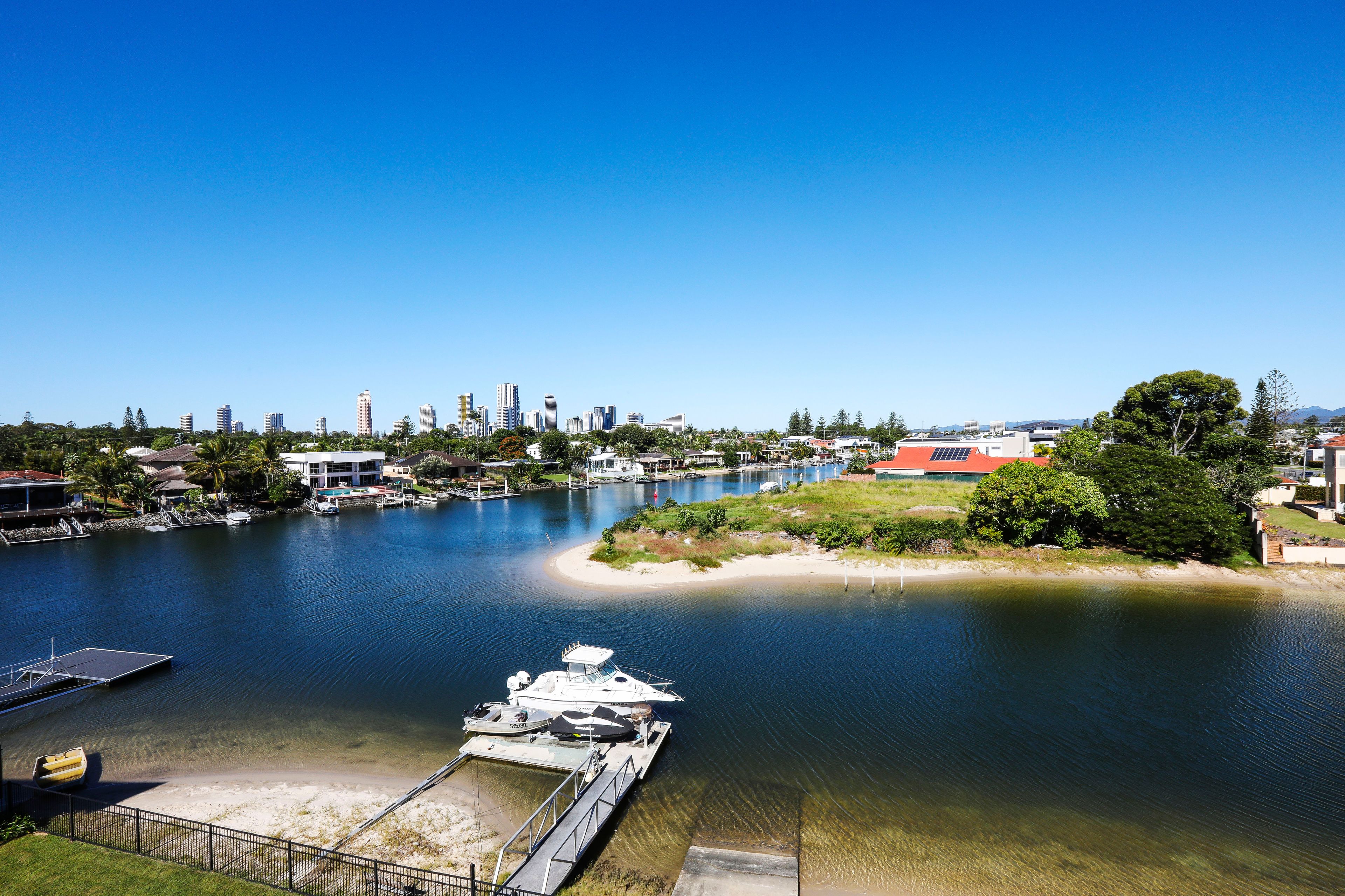 1/98 Monaco Street, Broadbeach Waters, QLD 4218
