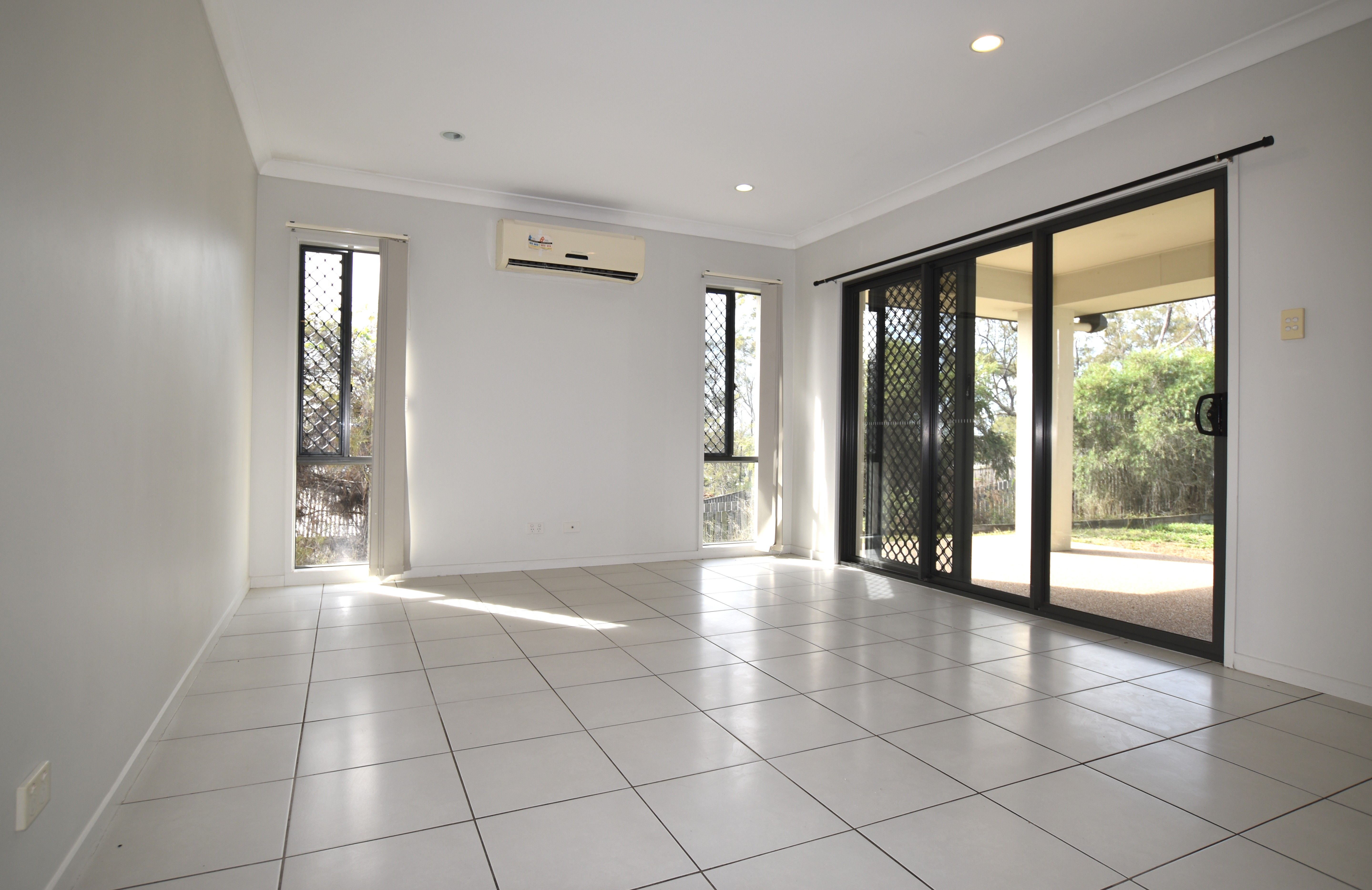49 Liriope Drive, Kirkwood, QLD 4680