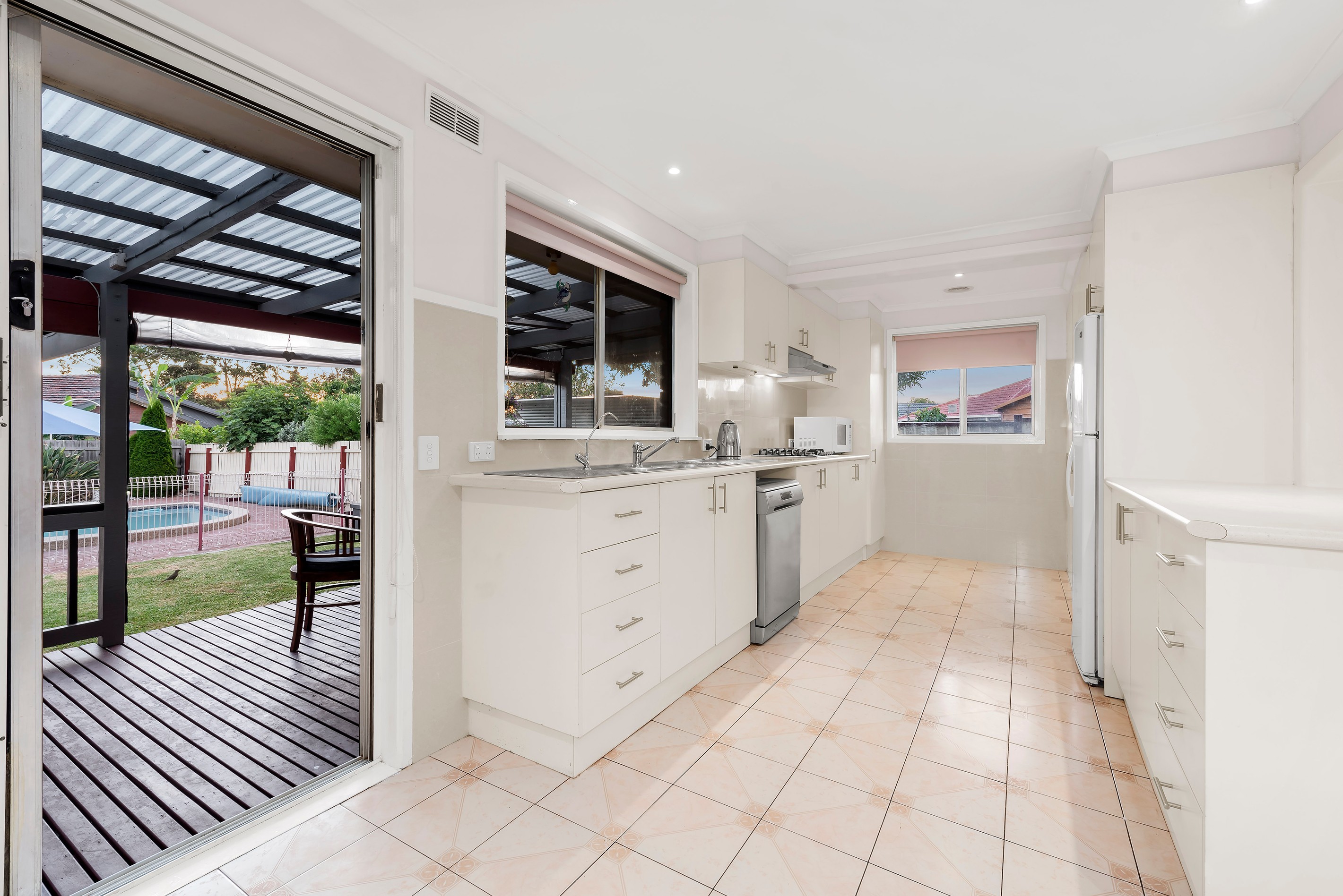 1 Streeton Circuit, Mill Park, VIC 3082
