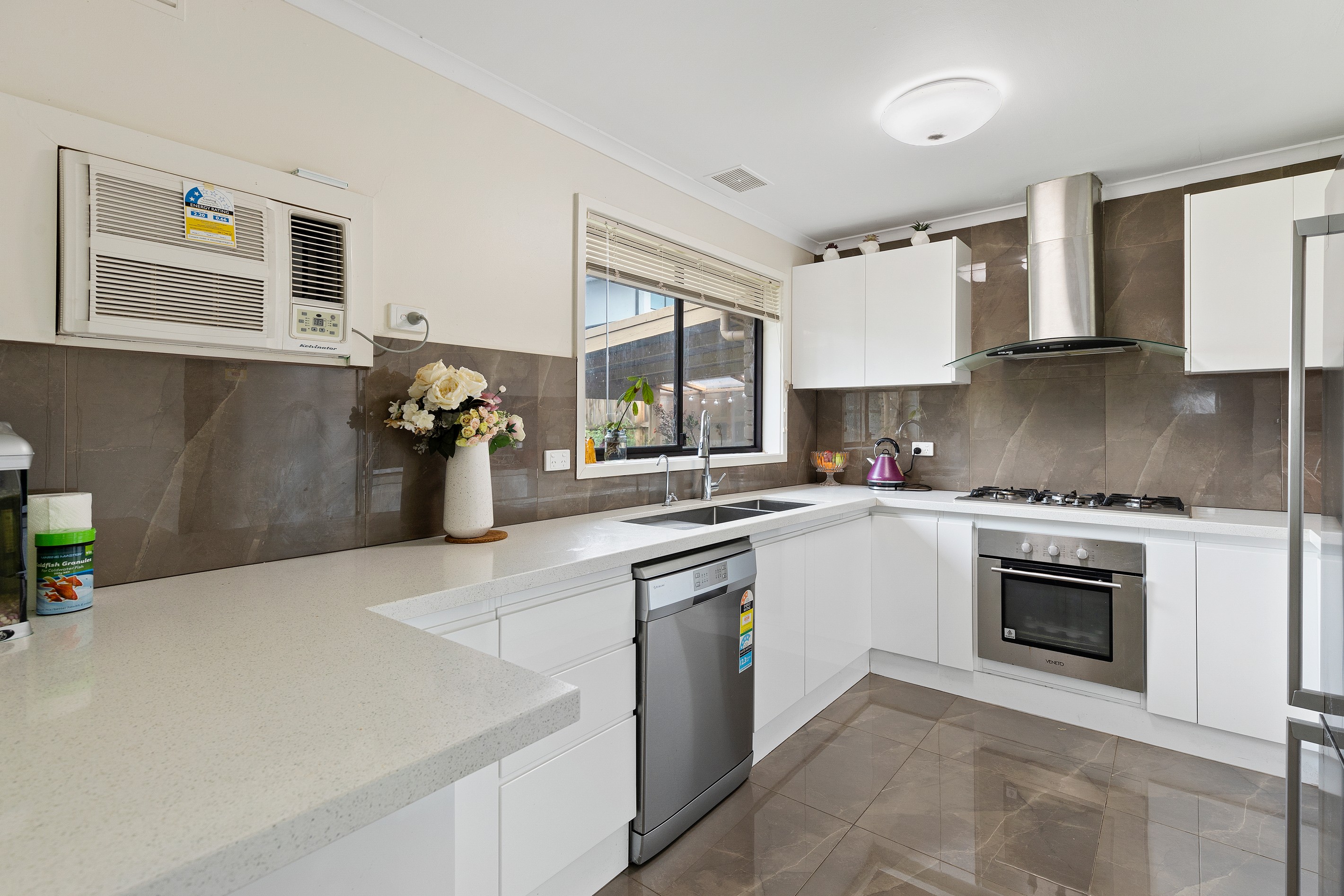 24 Lansell Road, Mooroolbark, VIC 3138