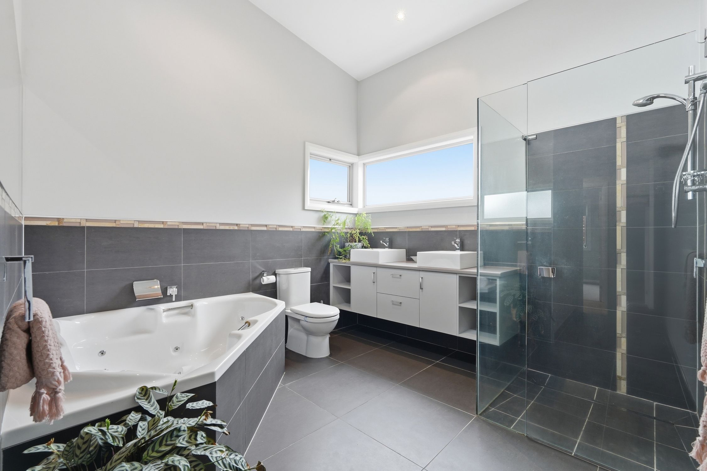 2 Correa Place — photo 15 of 24