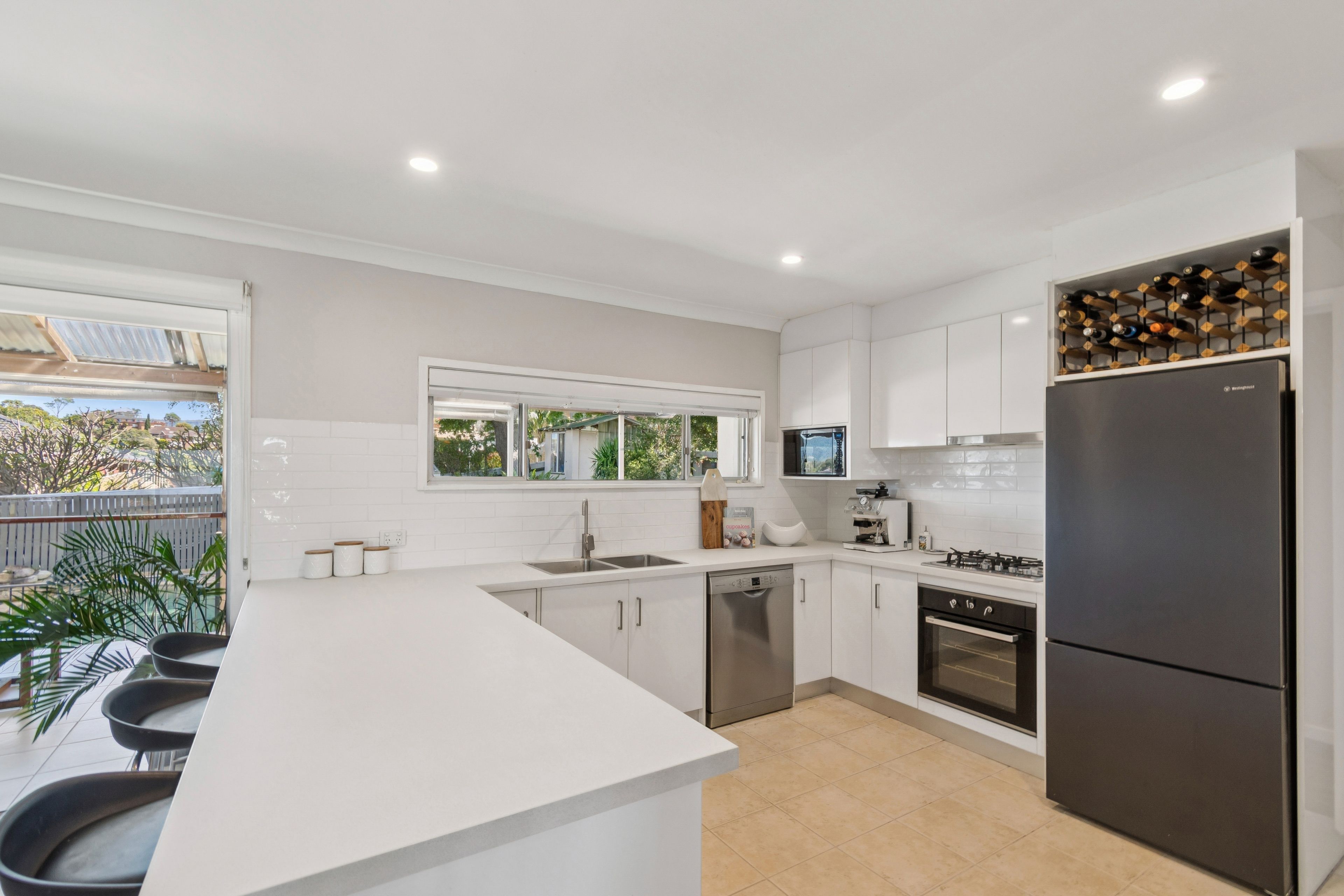 10 Burrows Avenue — photo 4 of 17