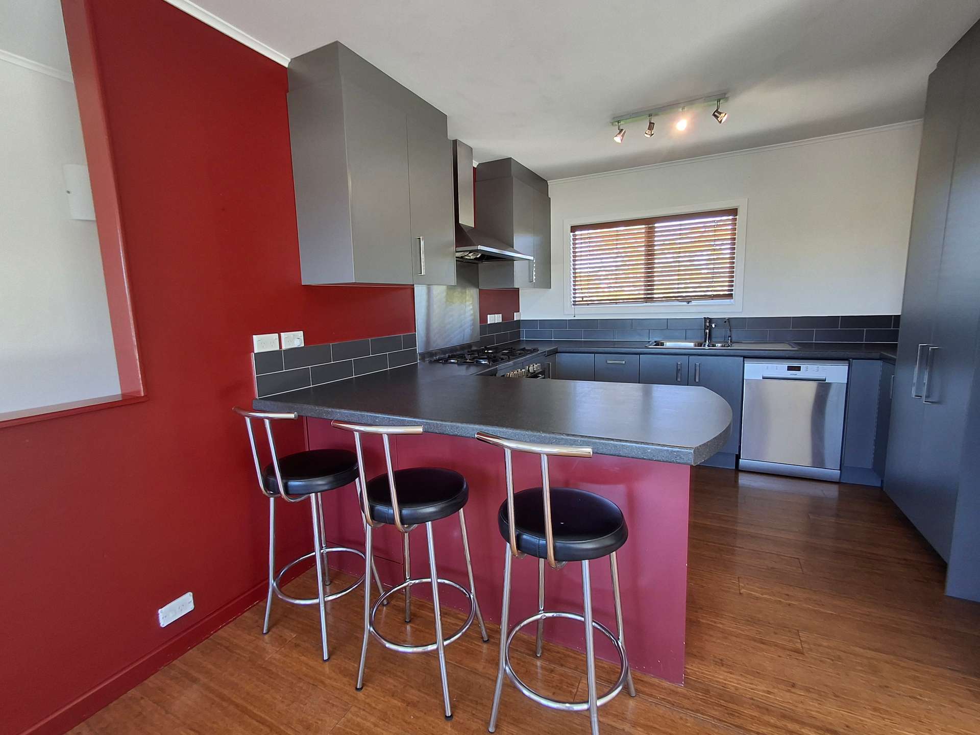 24 Langton Road photo 4
