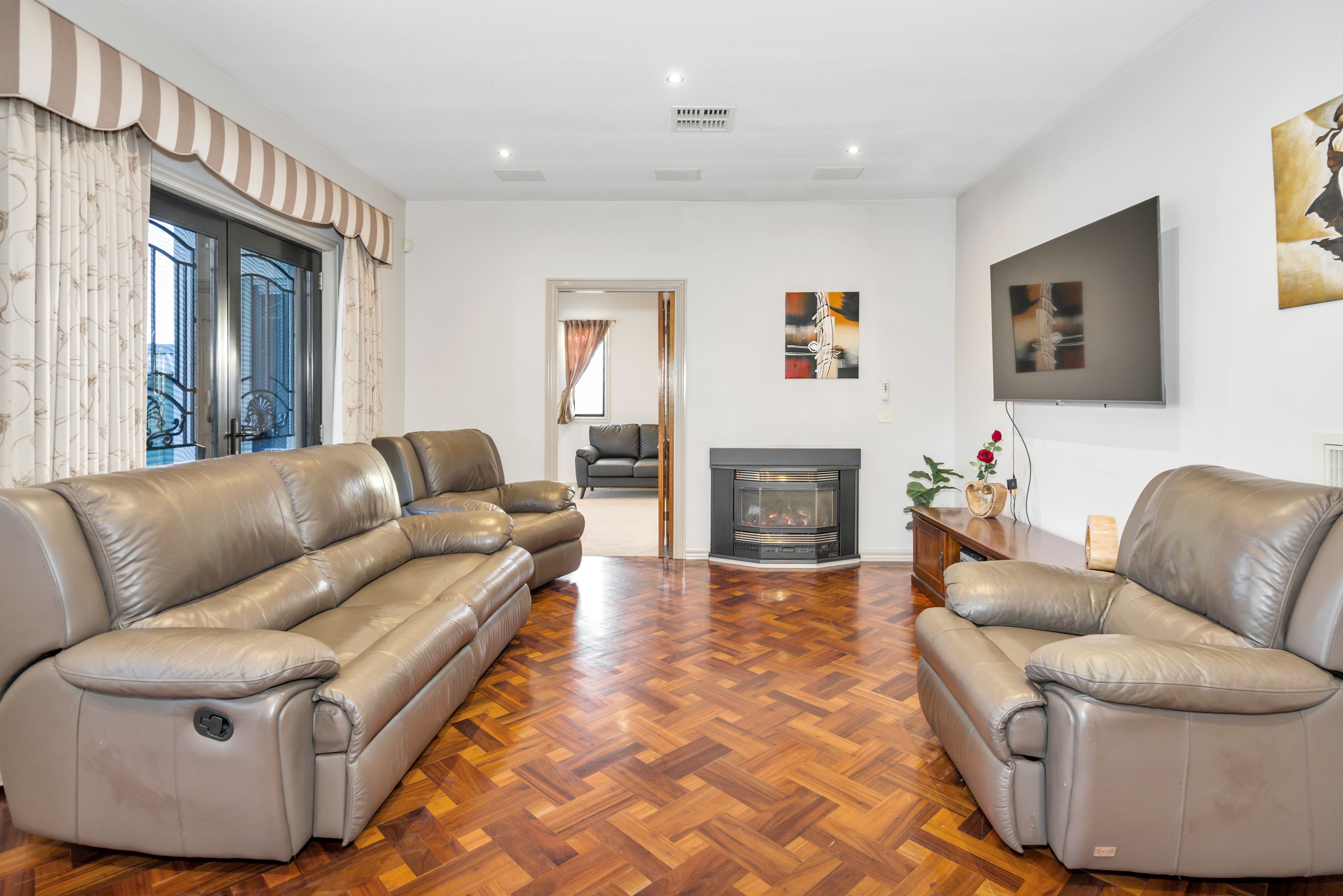 7 Meldrum Close — photo 11 of 30
