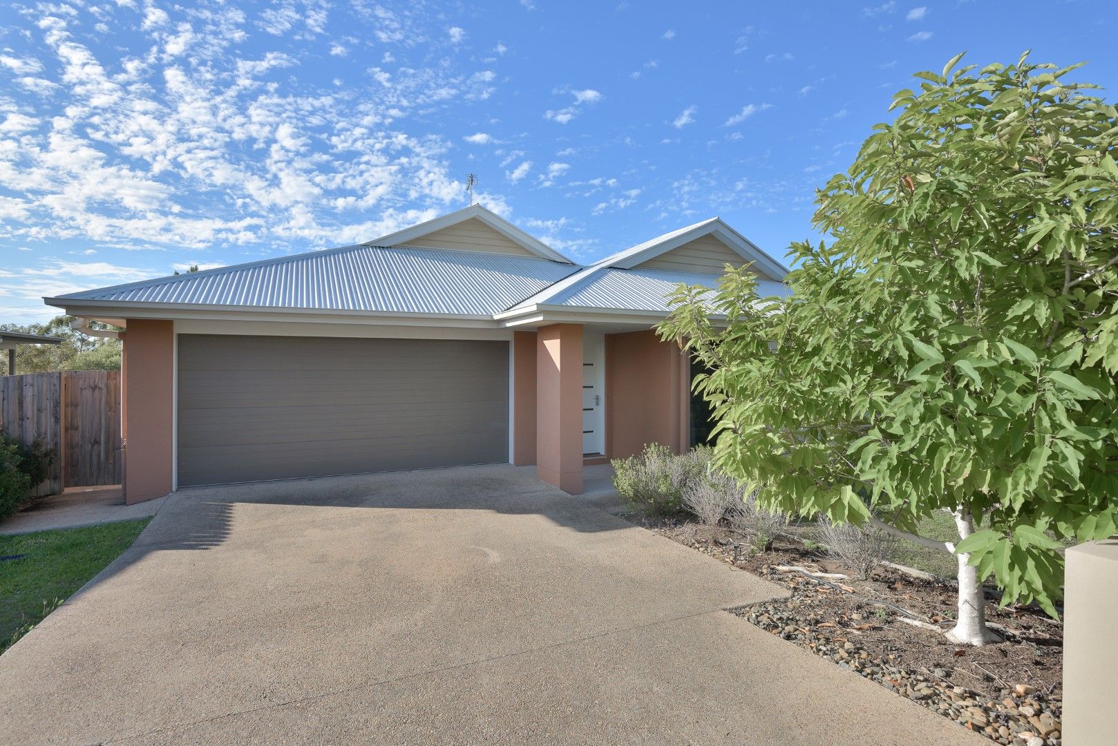 37 Florey Place, Kirkwood, QLD 4680