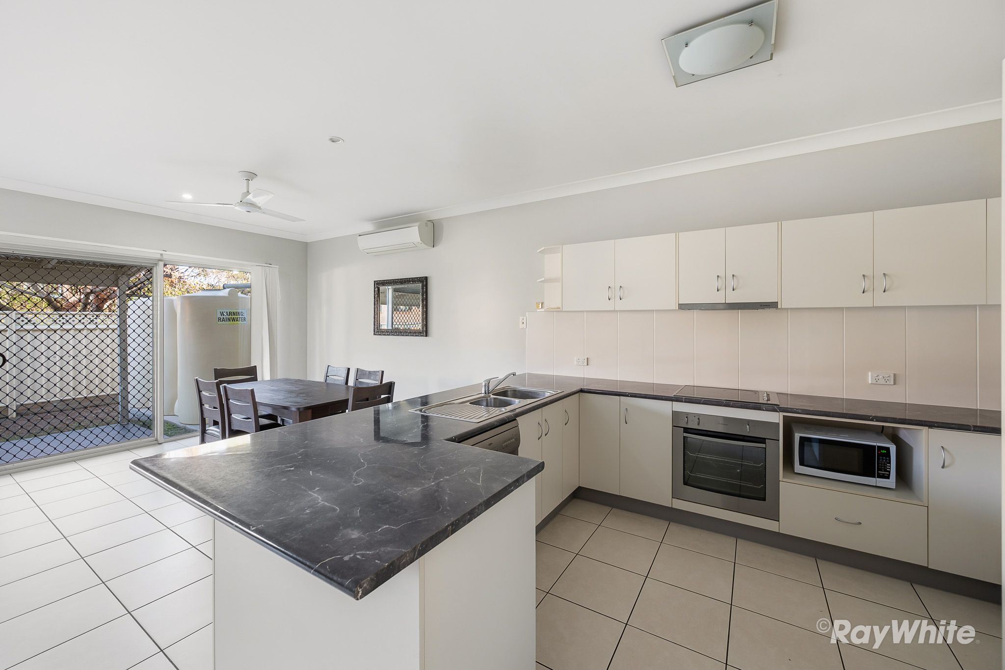 6/214 Oaka Street — photo 3 of 22