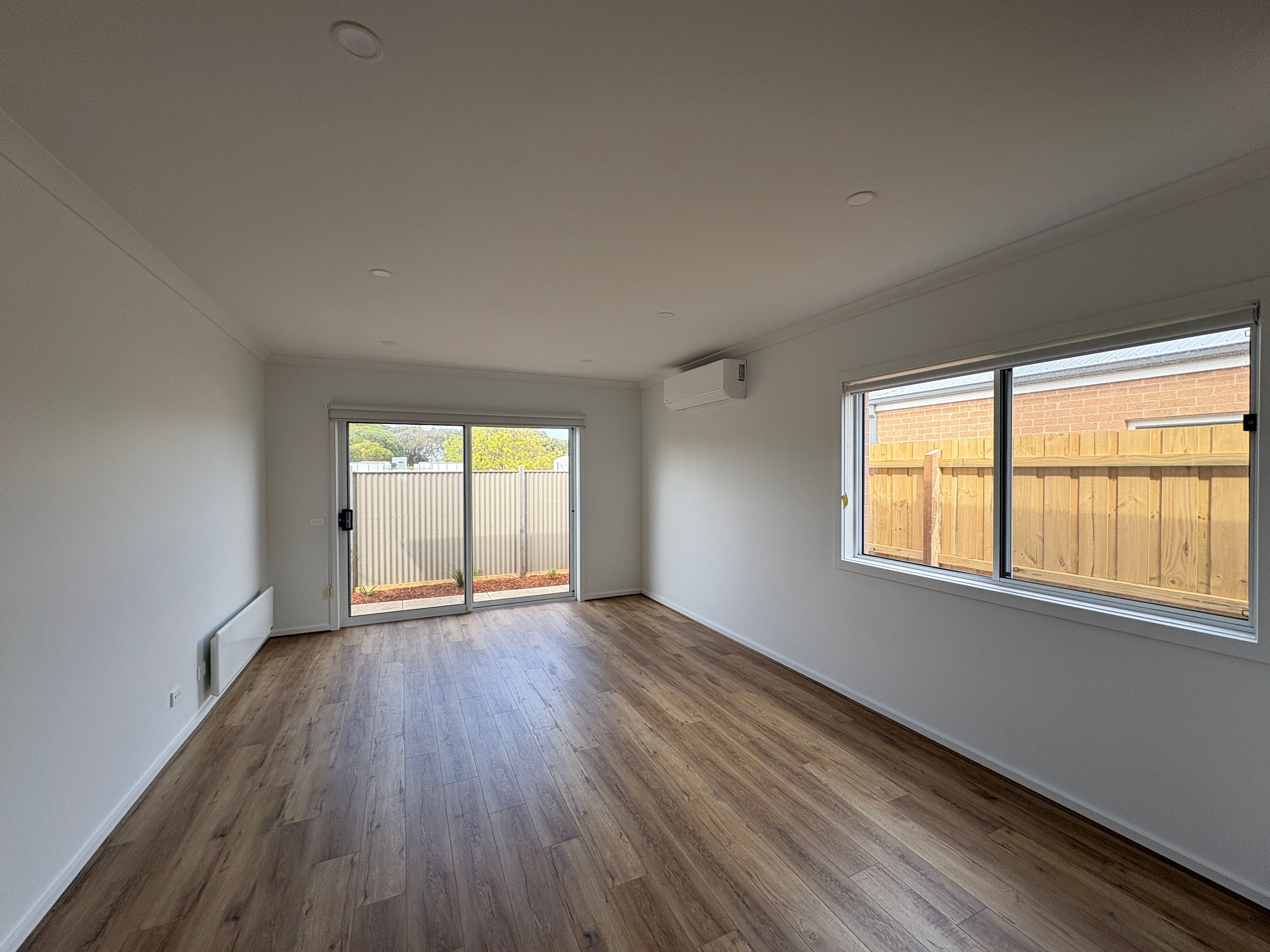 16 Skyline Avenue — photo 3 of 9
