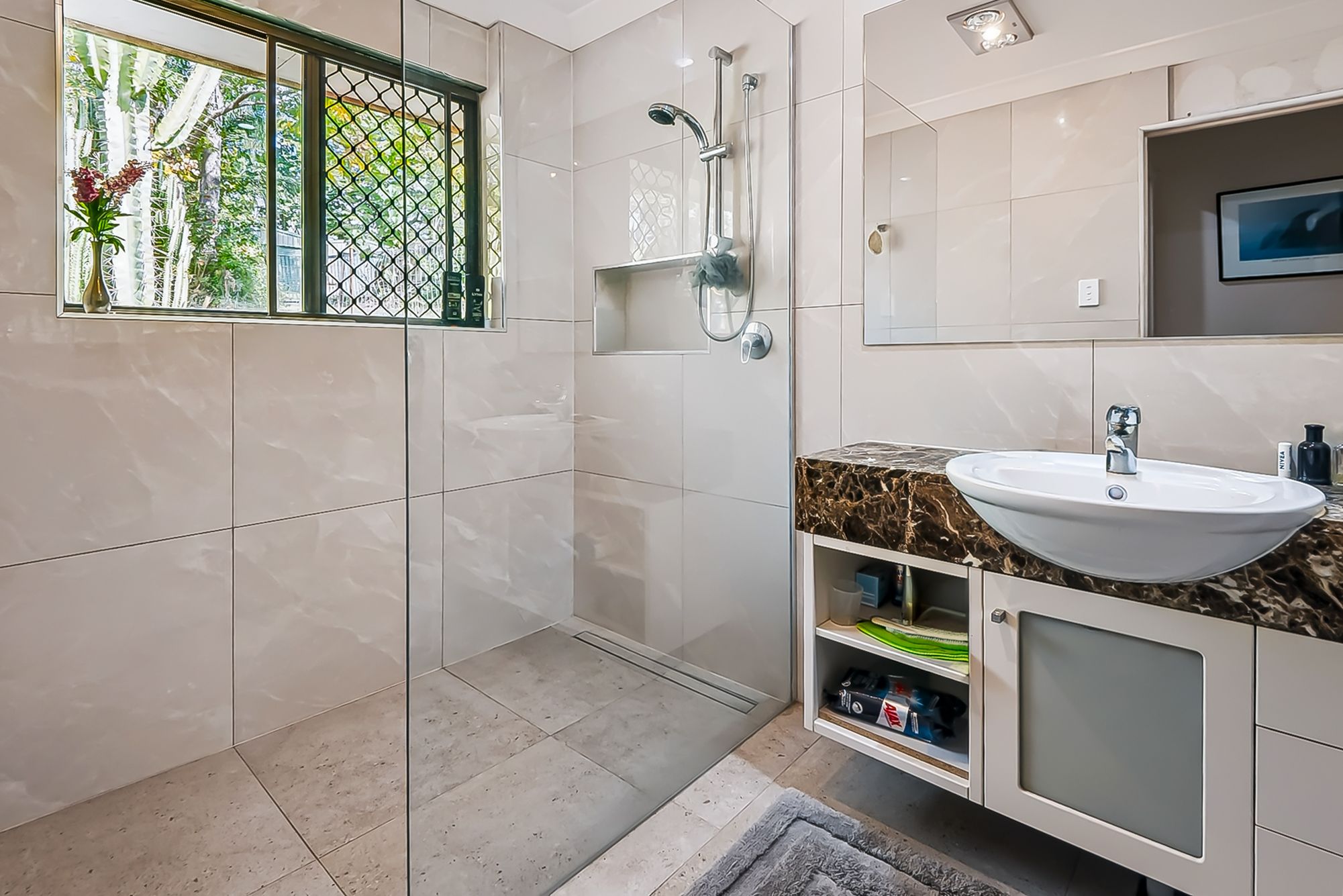 19 Willow Road West — photo 9 of 17