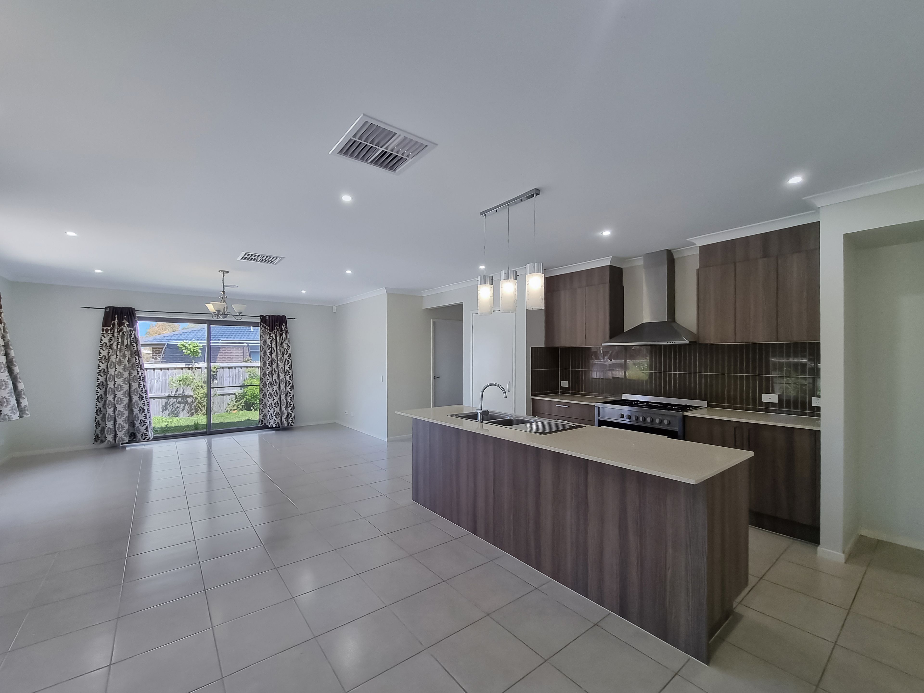 8 Manna Gum Drive, MOUNT DUNEED, VIC 3217