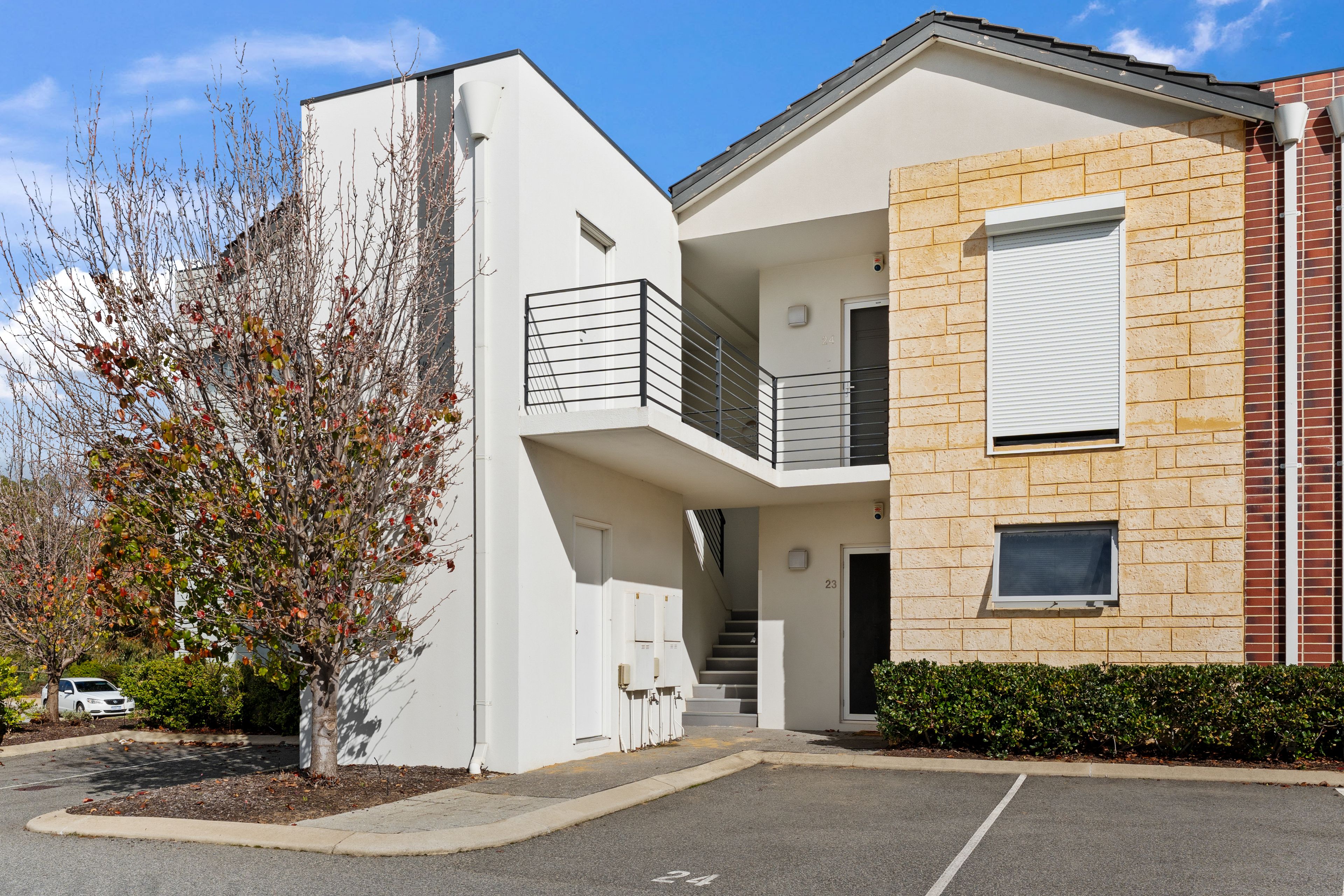 24/2 Louvre Way — photo 3 of 28