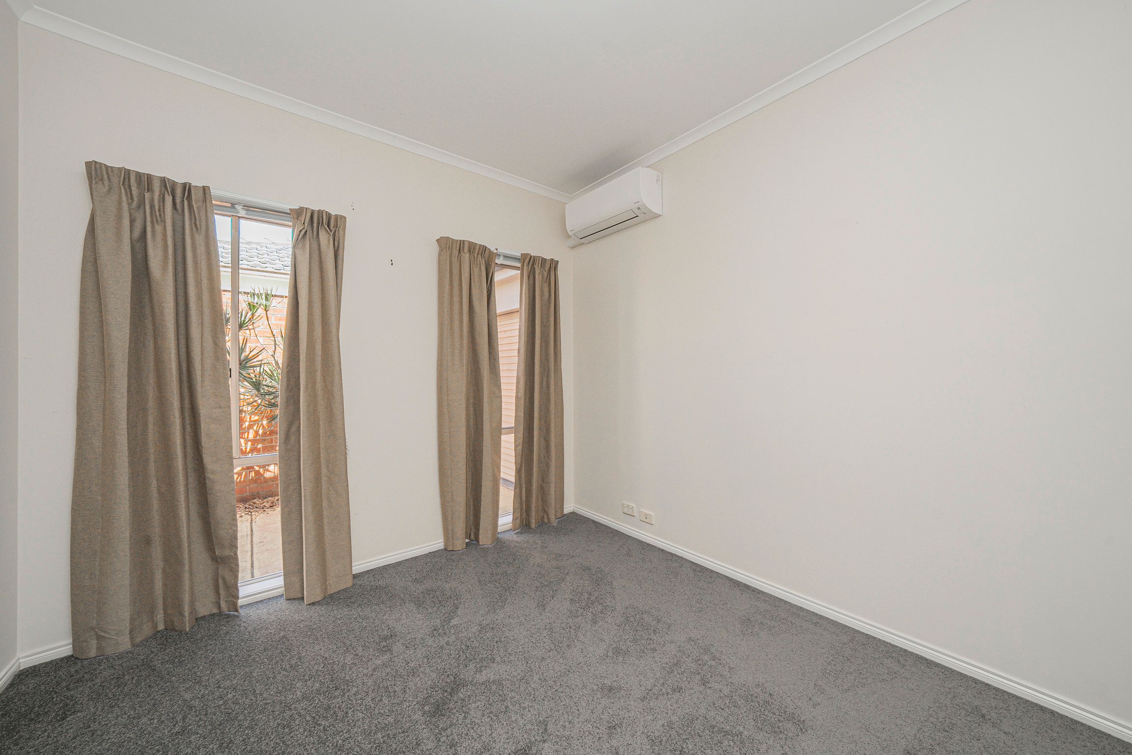 10 Lowanna Street — photo 12 of 17