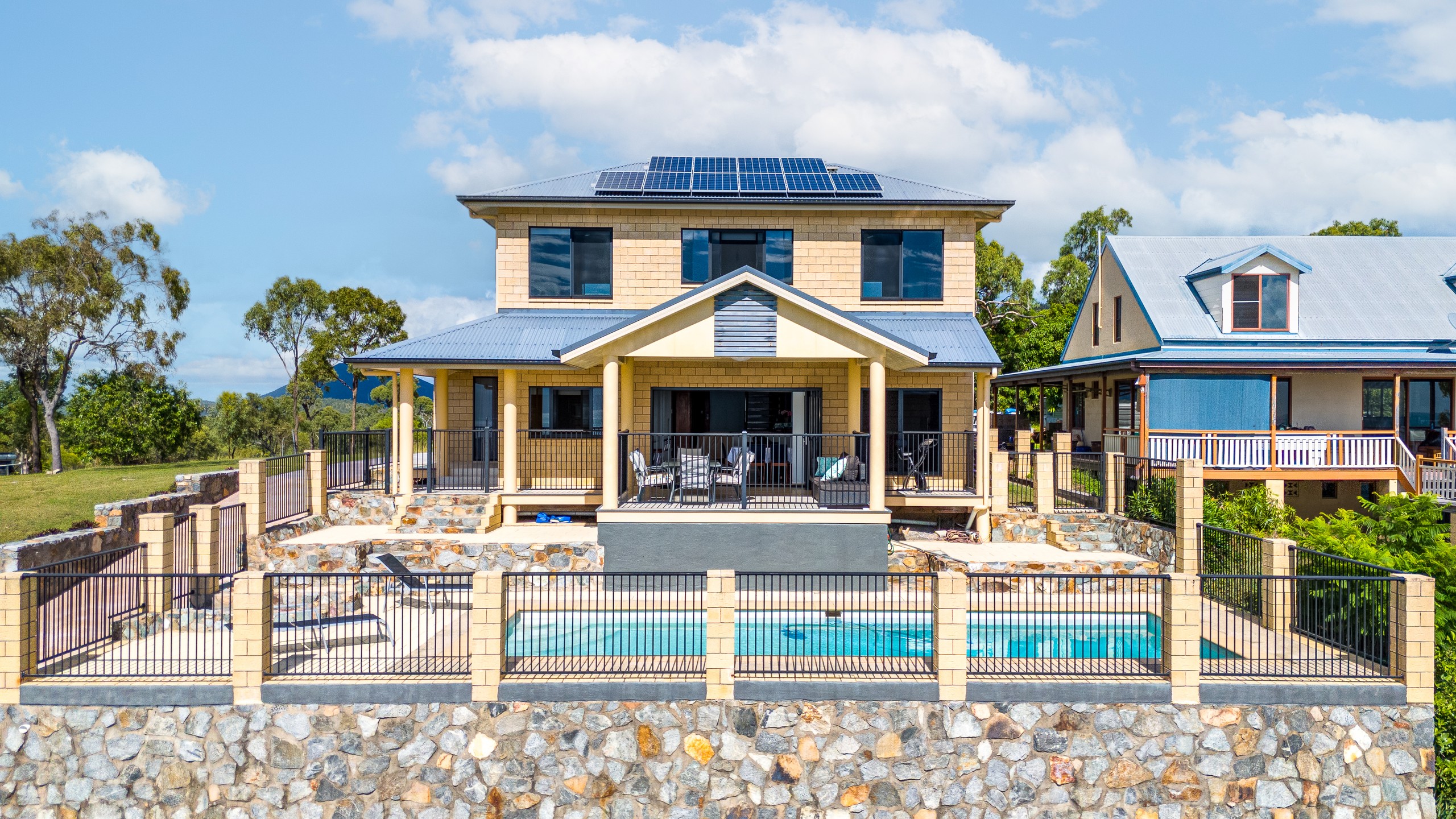 52 Blackcurrant Drive, Hideaway Bay, QLD 4800