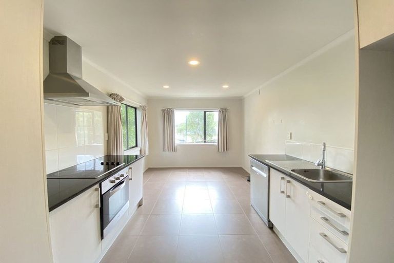 1/2 Swan Hill Drive, Glen Eden, Waitakere City