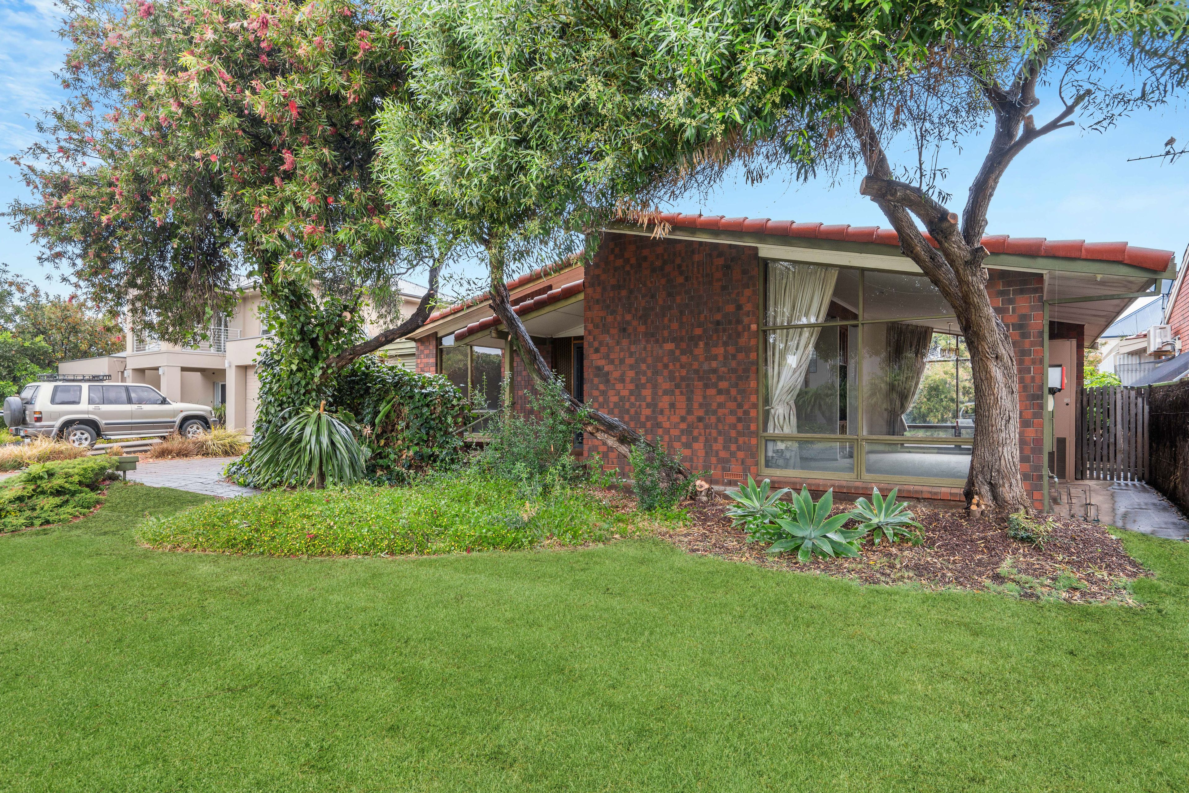8 Grenada Court, West Lakes, SA 5021