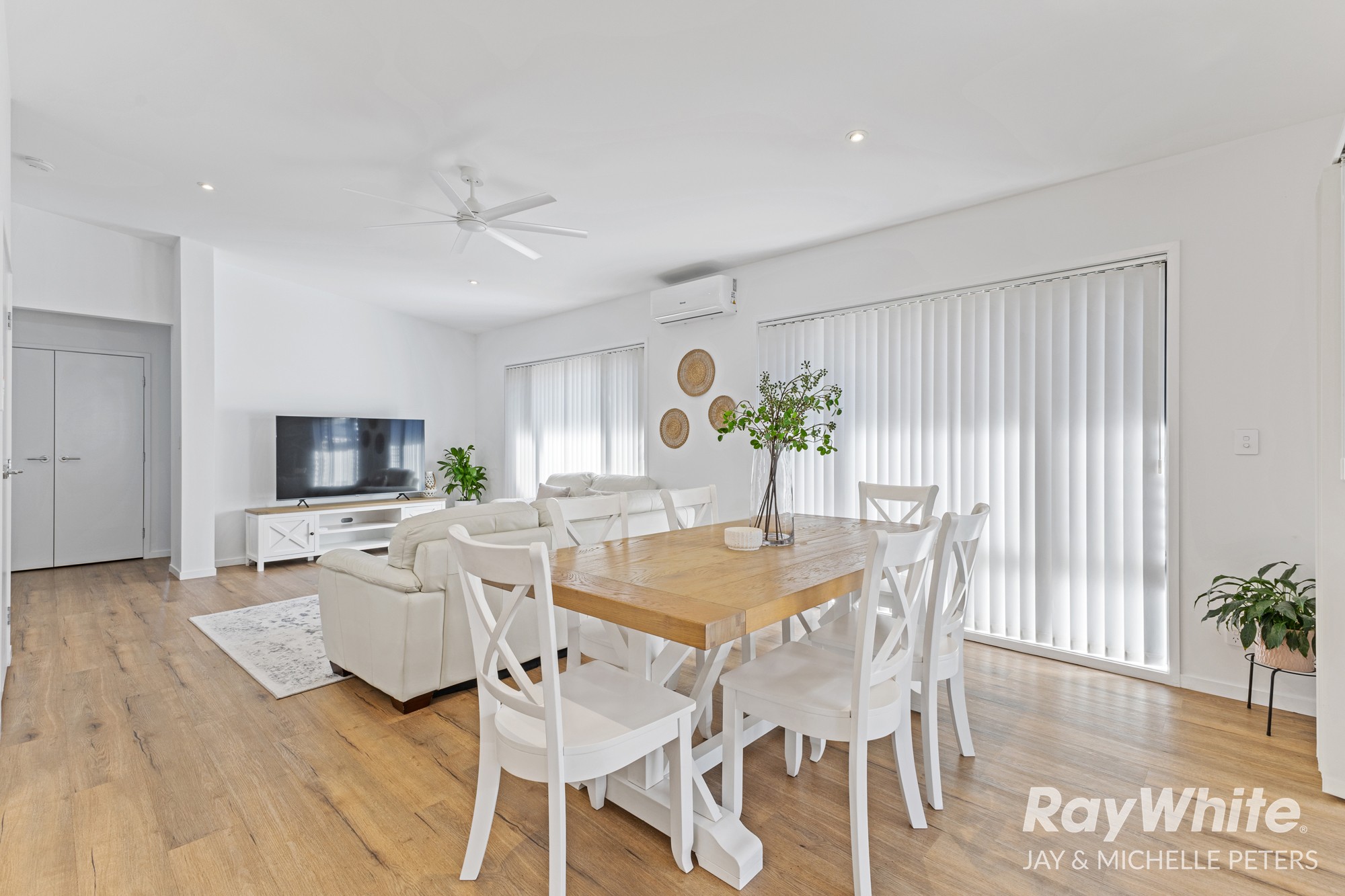 6 Coolum Parade, Newport, QLD 4020