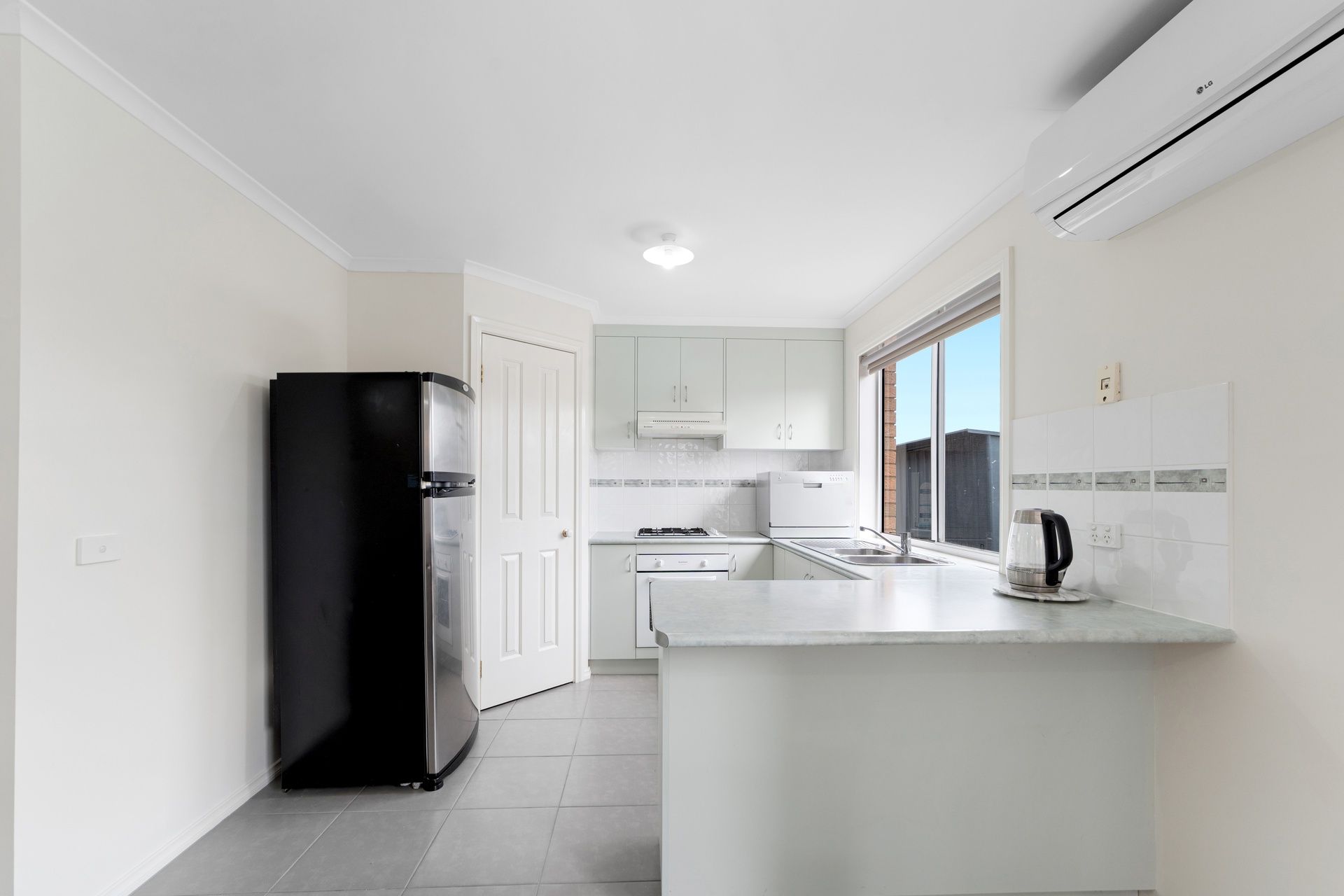 2/245-247 Monahans Road — photo 5 of 21