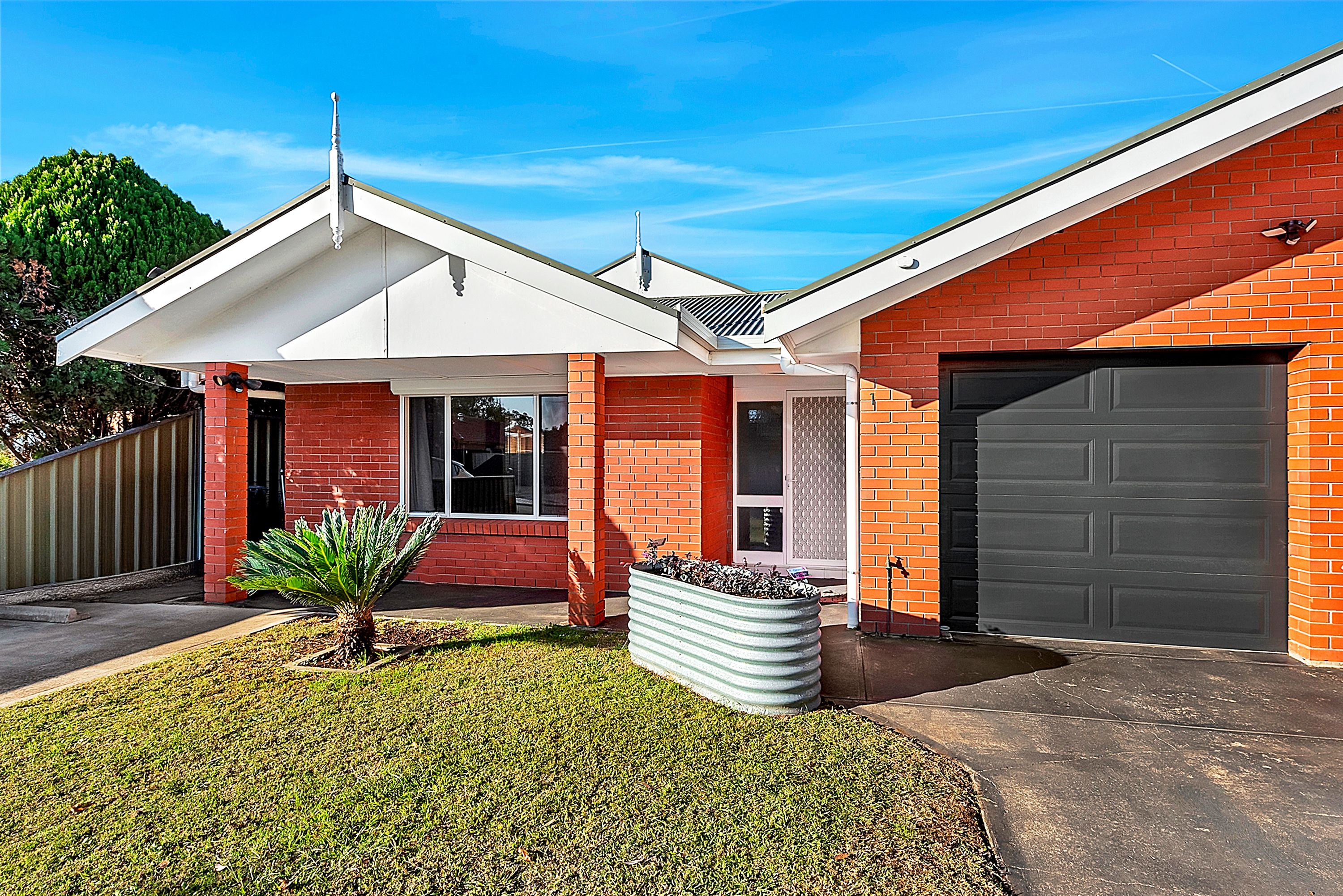 10 Wakeling Crescent, Parafield Gardens SA 5107
