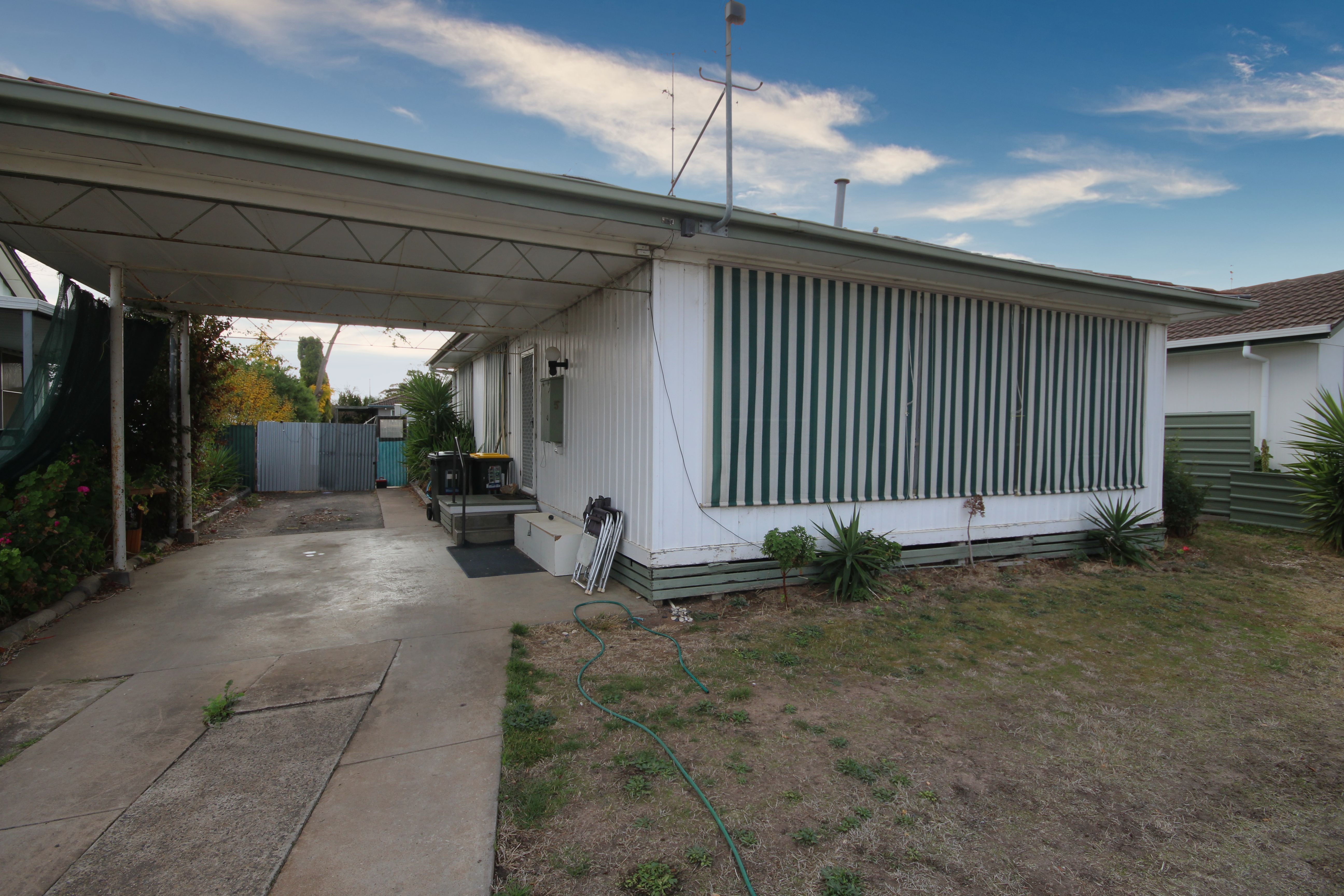 5 Hennessy Street, Horsham VIC 3400