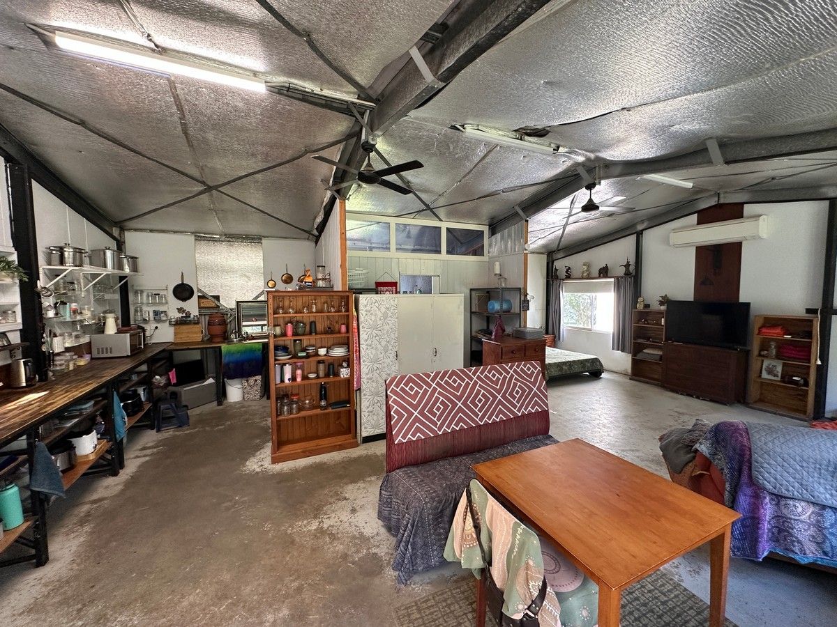 35 Carrington Road — photo 10 of 18