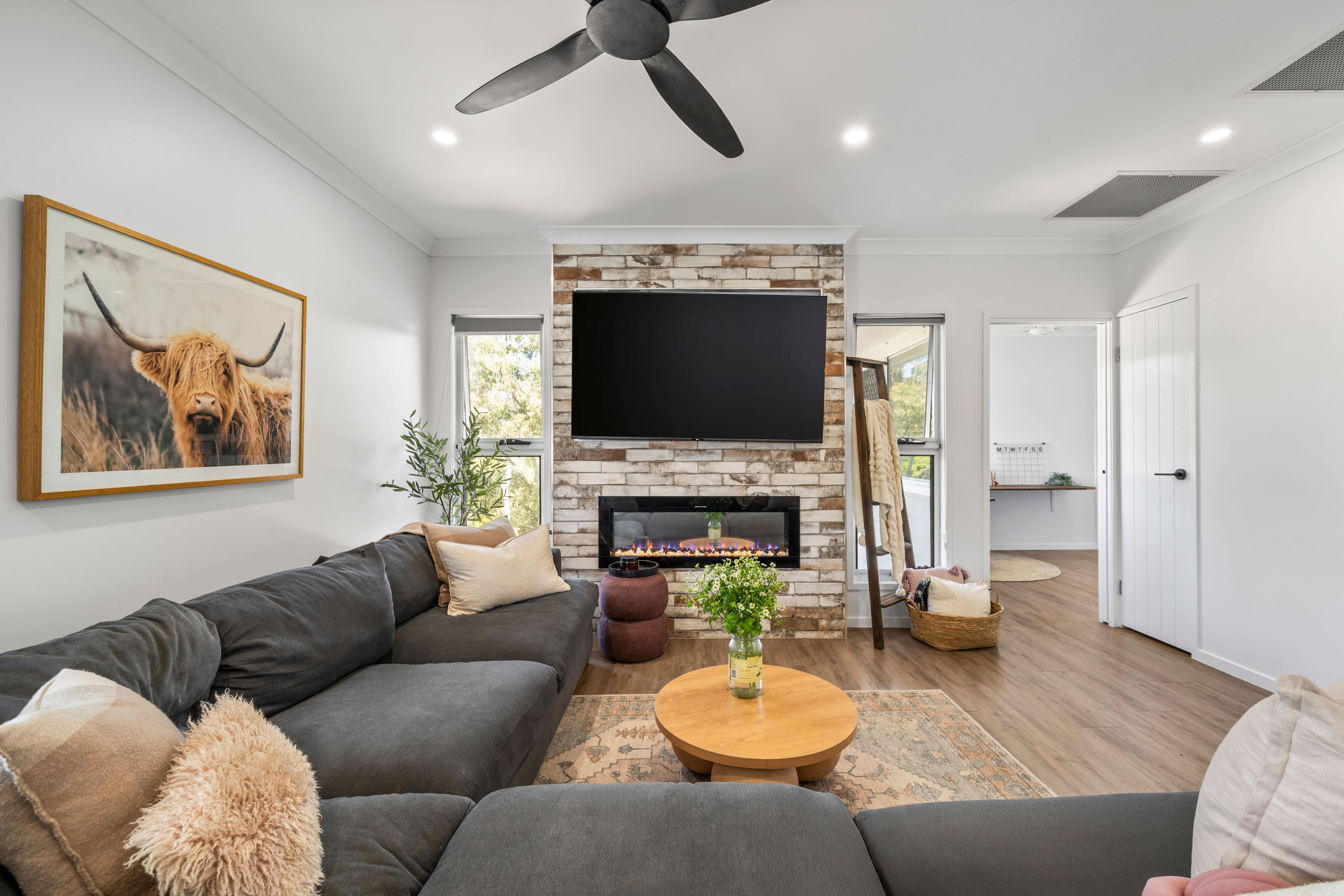 18 Regal Drive — photo 4 of 30