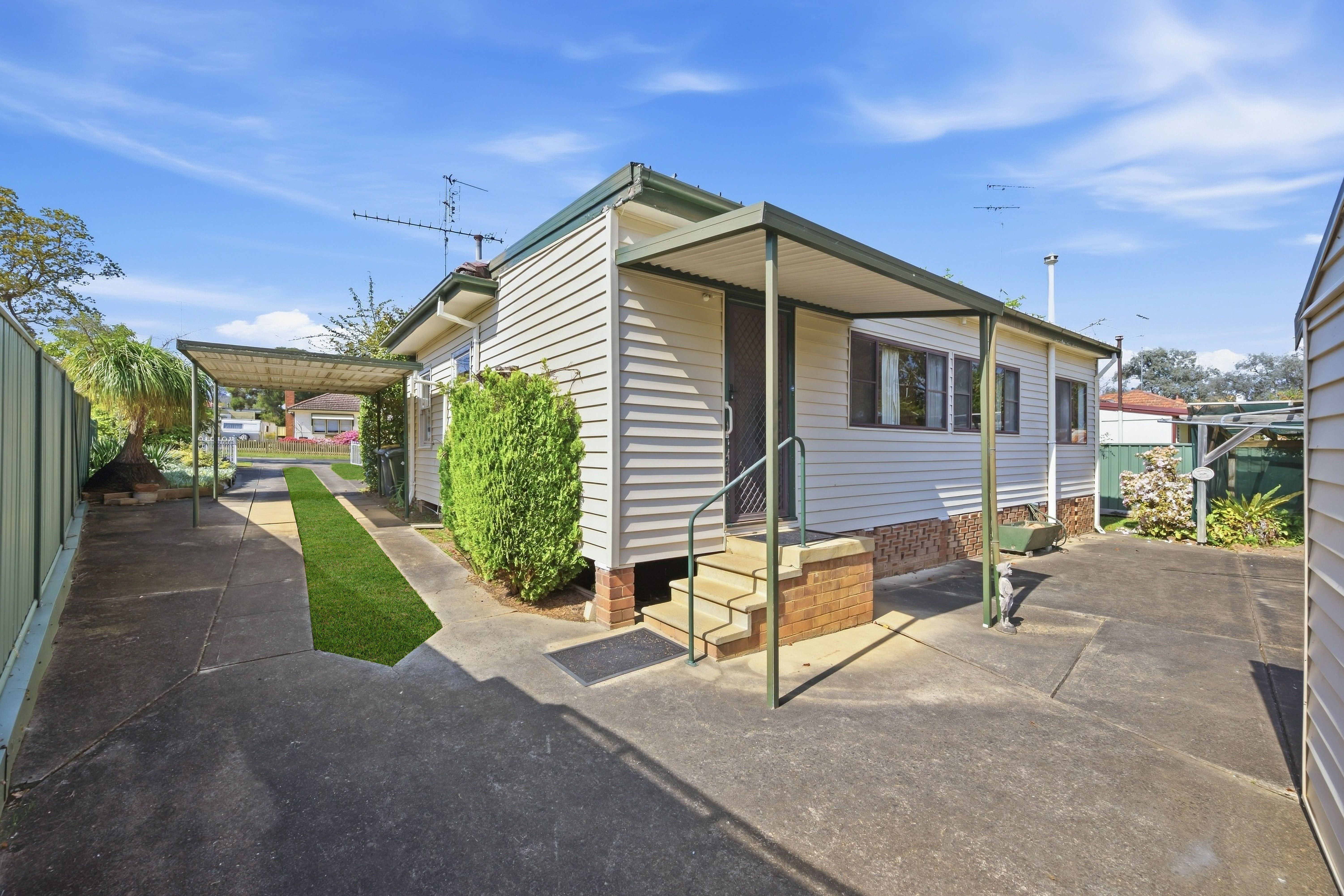 1 Phelps Crescent, Bradbury, NSW 2560