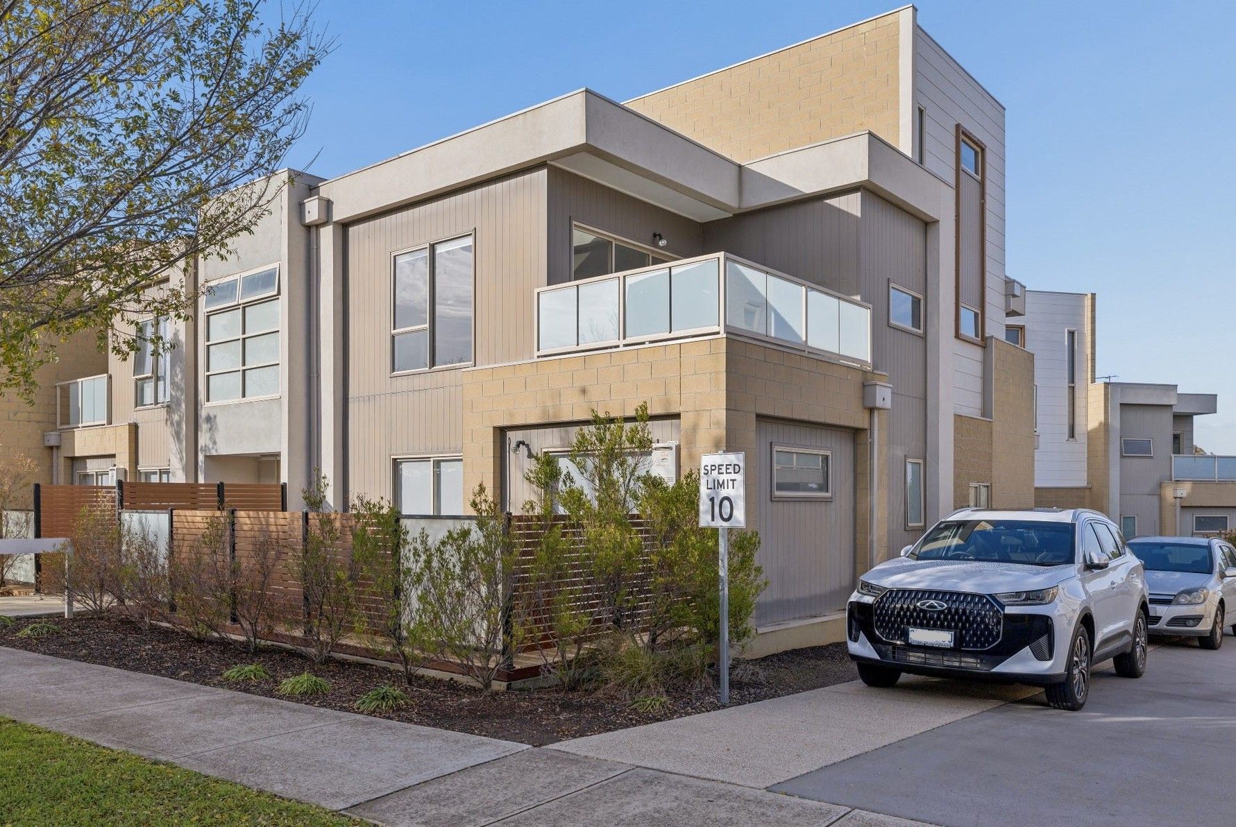 22/2 Rockgarden Drive — photo 2 of 19