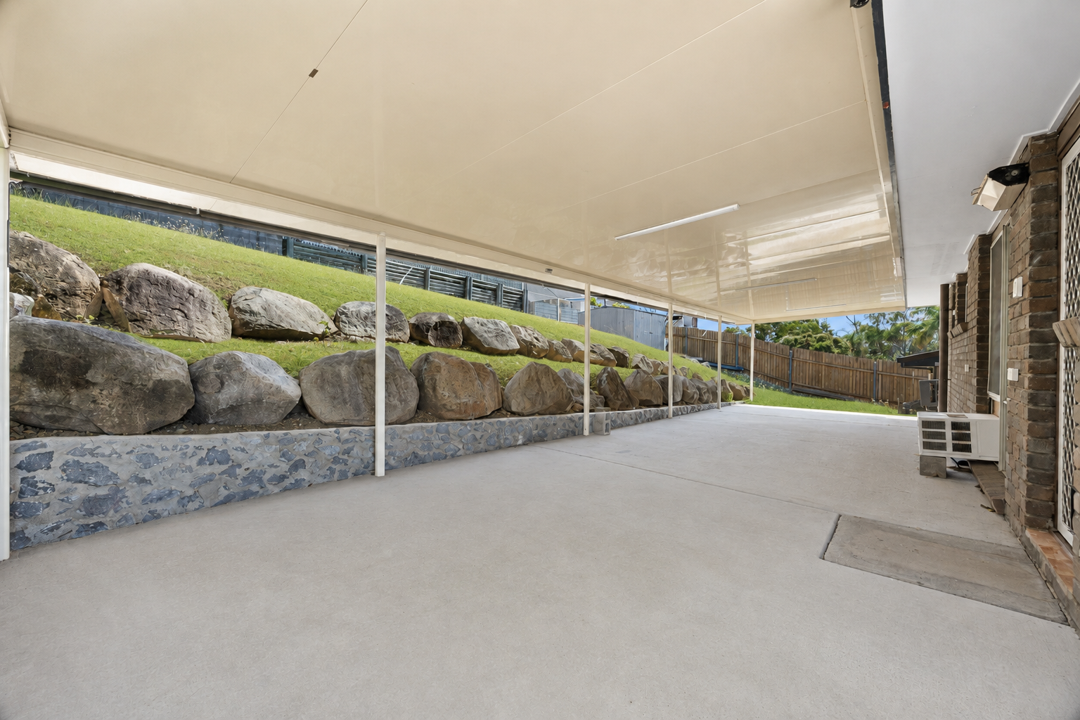 15 Saturn Crescent — photo 18 of 25
