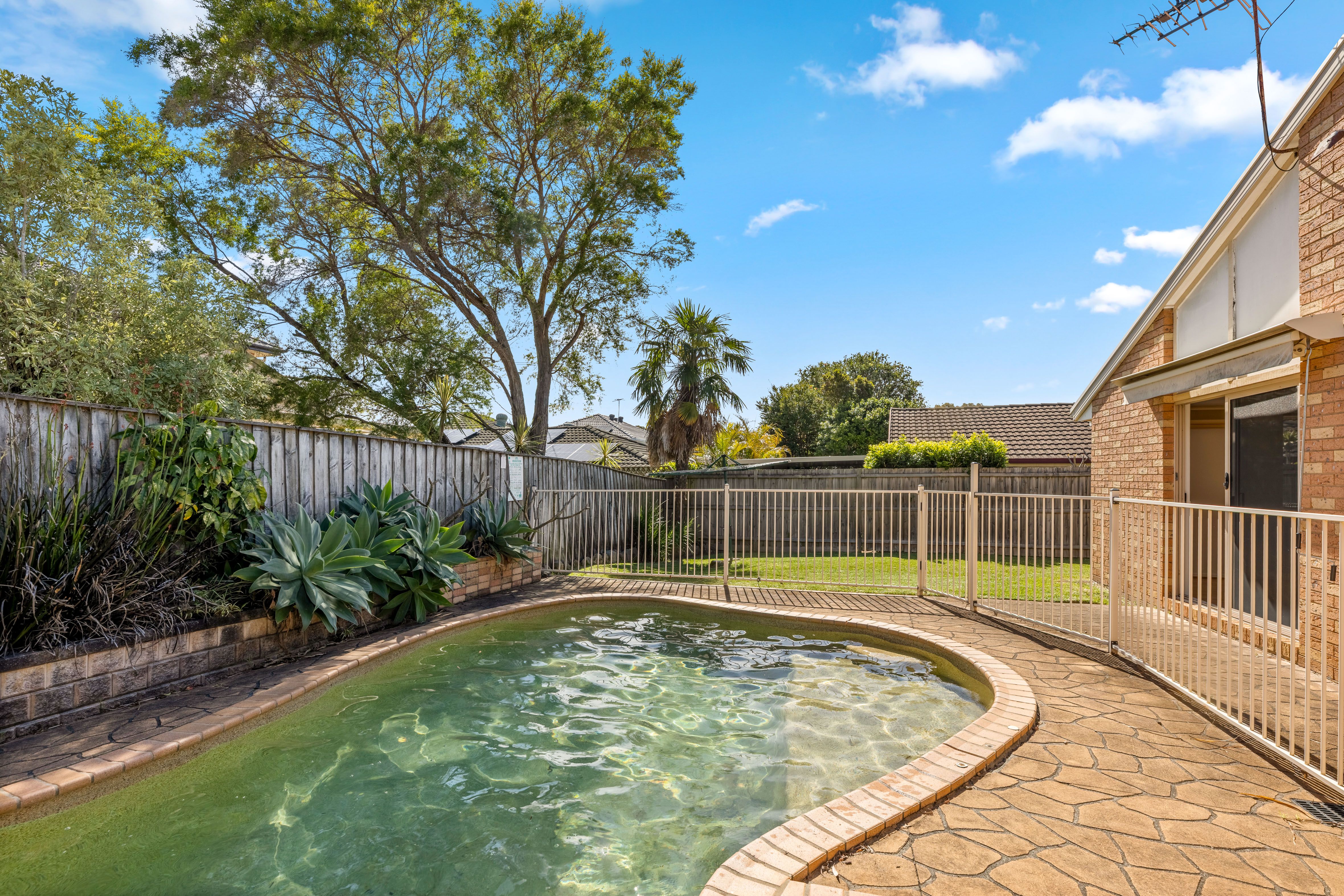 2 Bentley Grove — photo 6 of 7