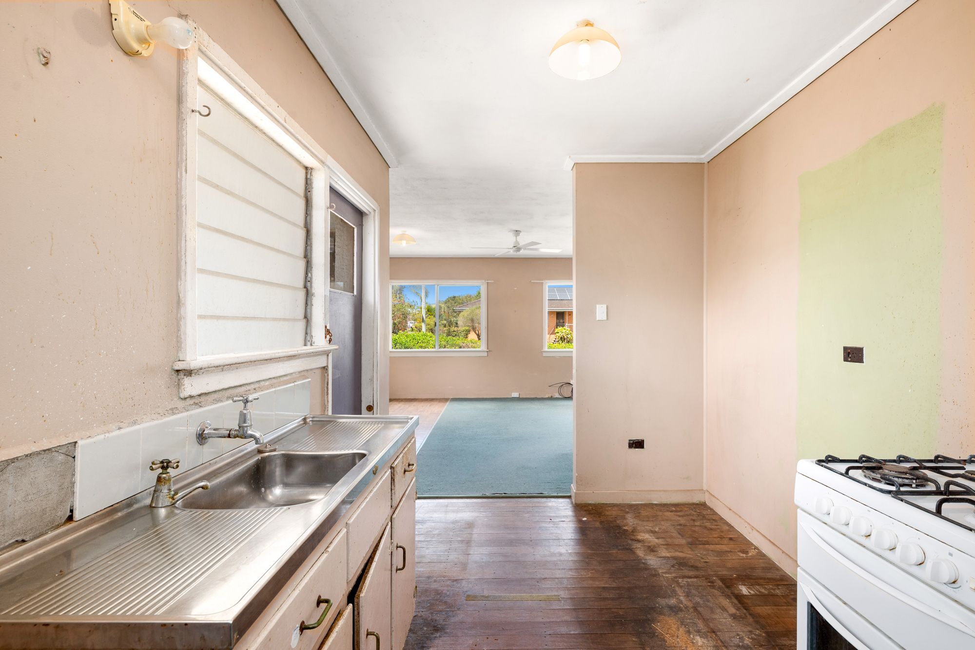 437 Newnham Road — photo 7 of 14
