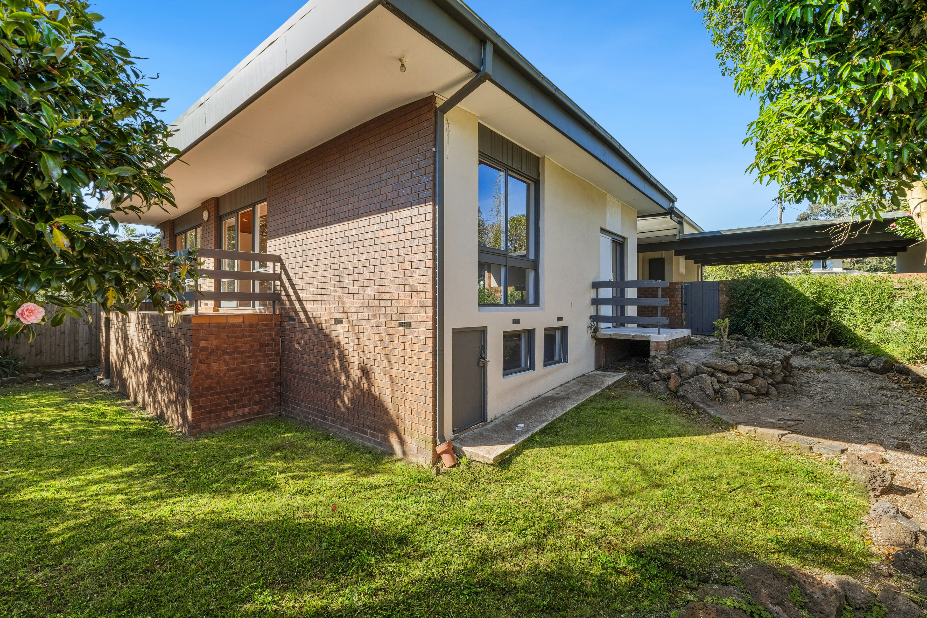 11 Newton Grove — photo 14 of 18