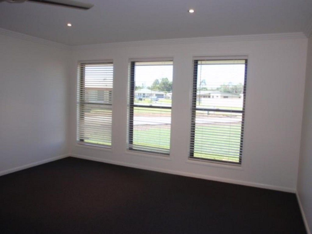 7 Blue Gums Drive, Emerald, QLD 4720