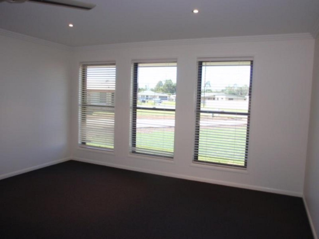 7 Blue Gums Drive, Emerald, QLD 4720