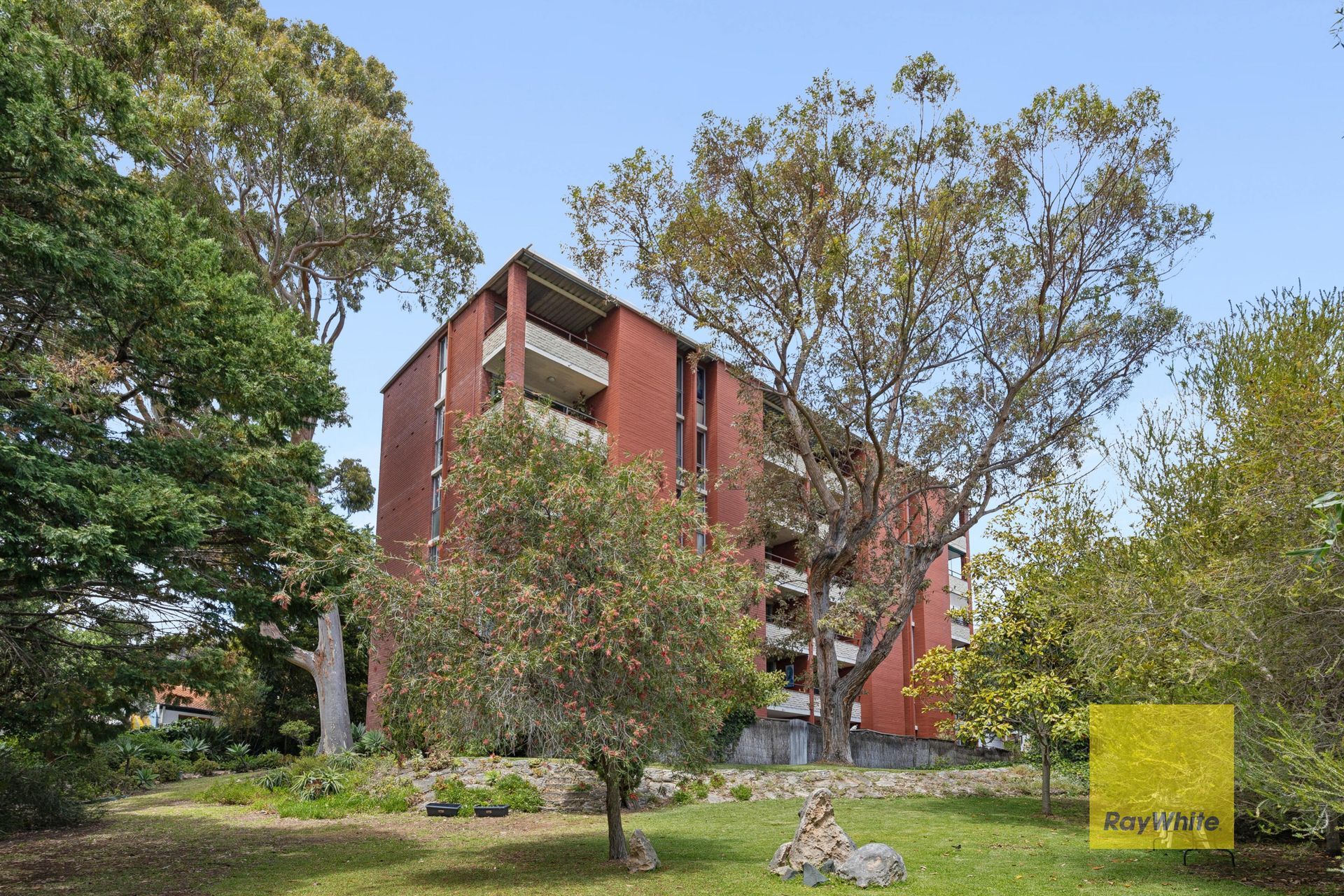 14/36 Wellington Street — photo 17 of 17