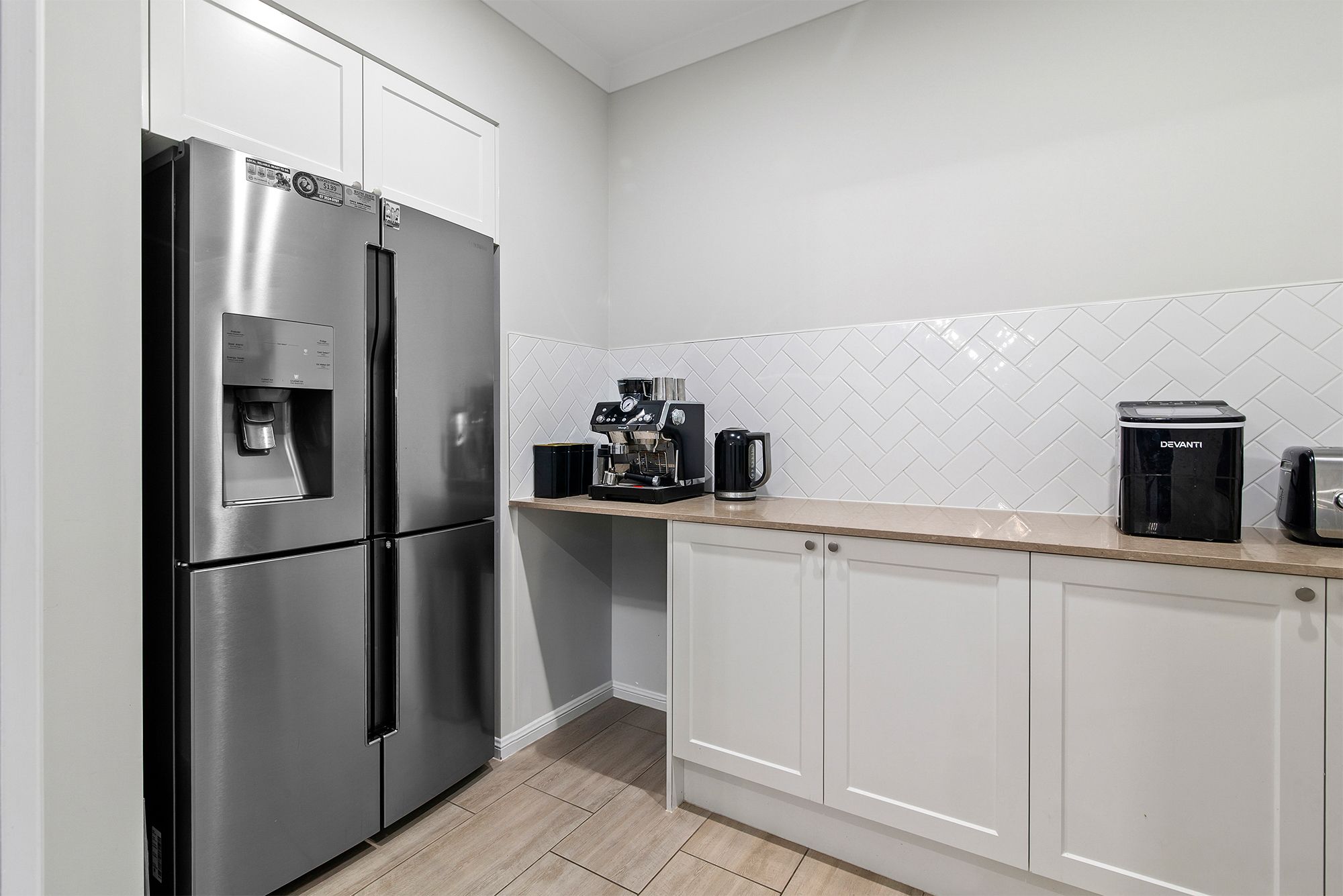 16 Woodward Crescent — photo 5 of 27
