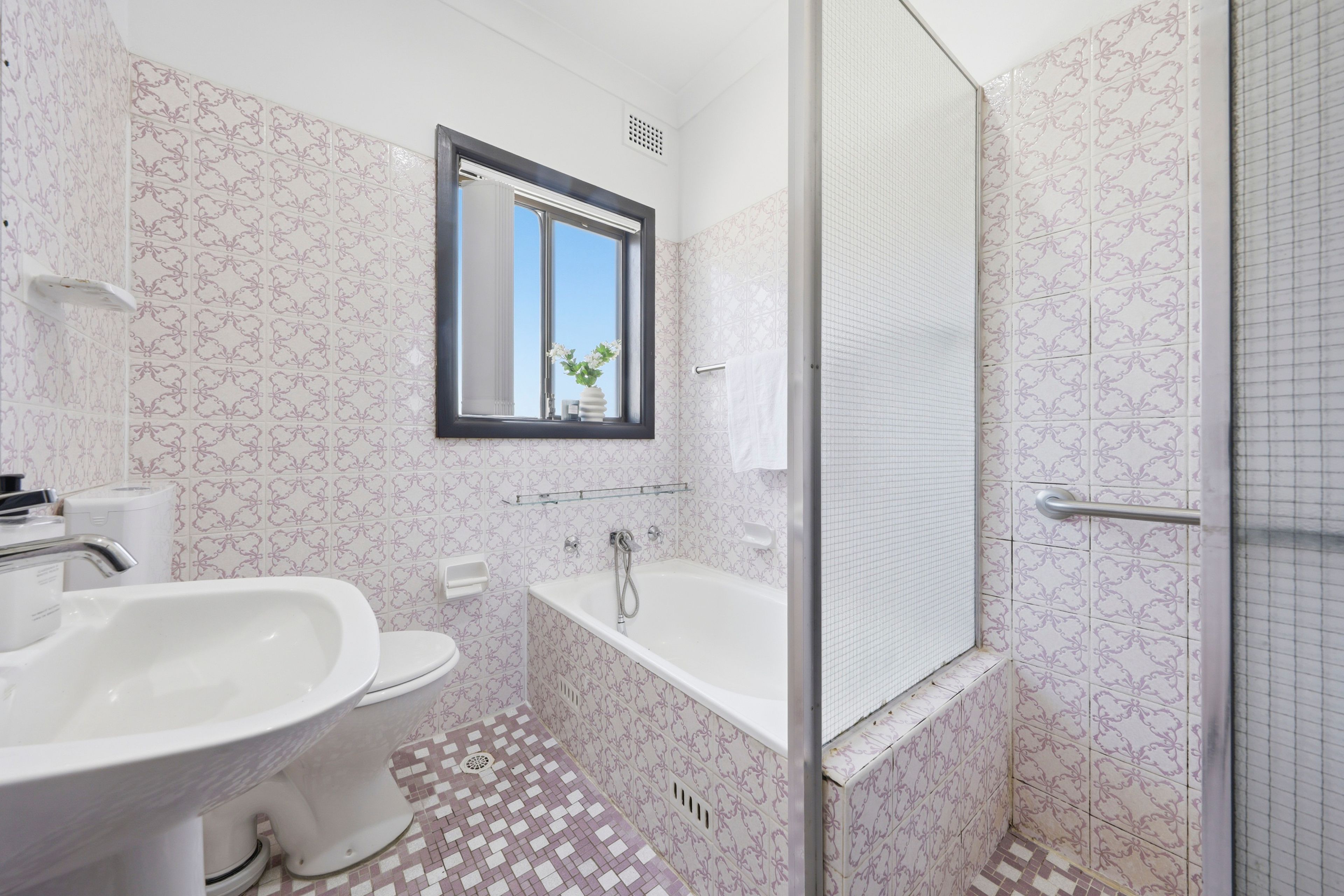 38 Douglas Street — photo 6 of 19
