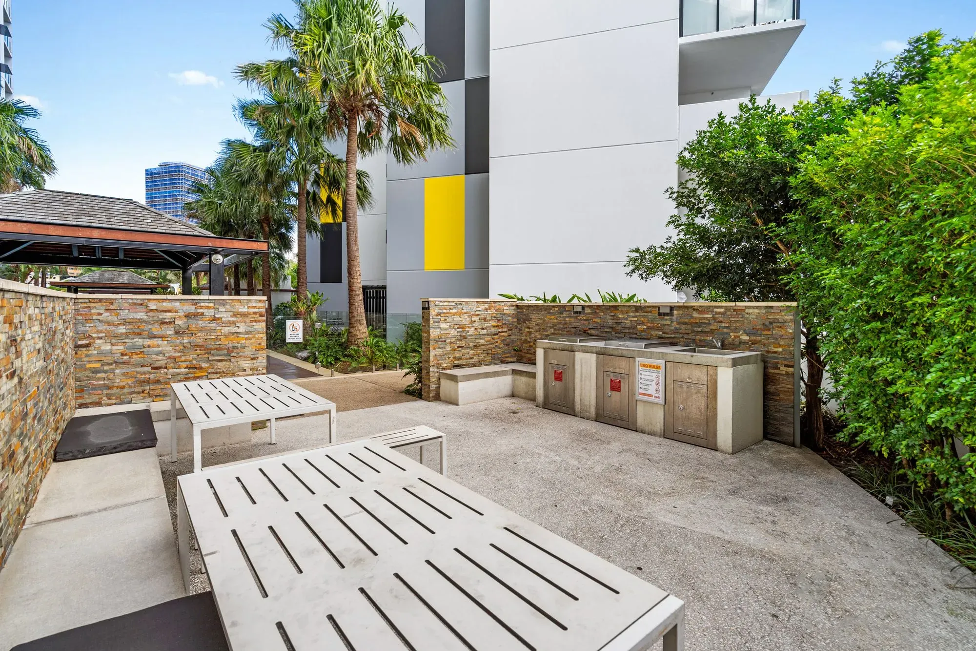1004/10 Trinity Street — photo 14 of 17
