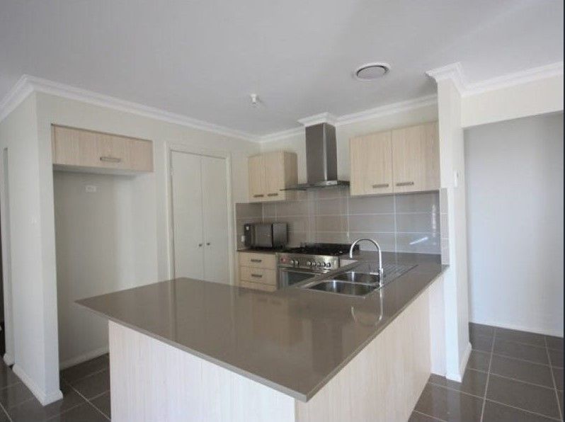 13 Horsley Circuit, Oran Park, NSW 2570