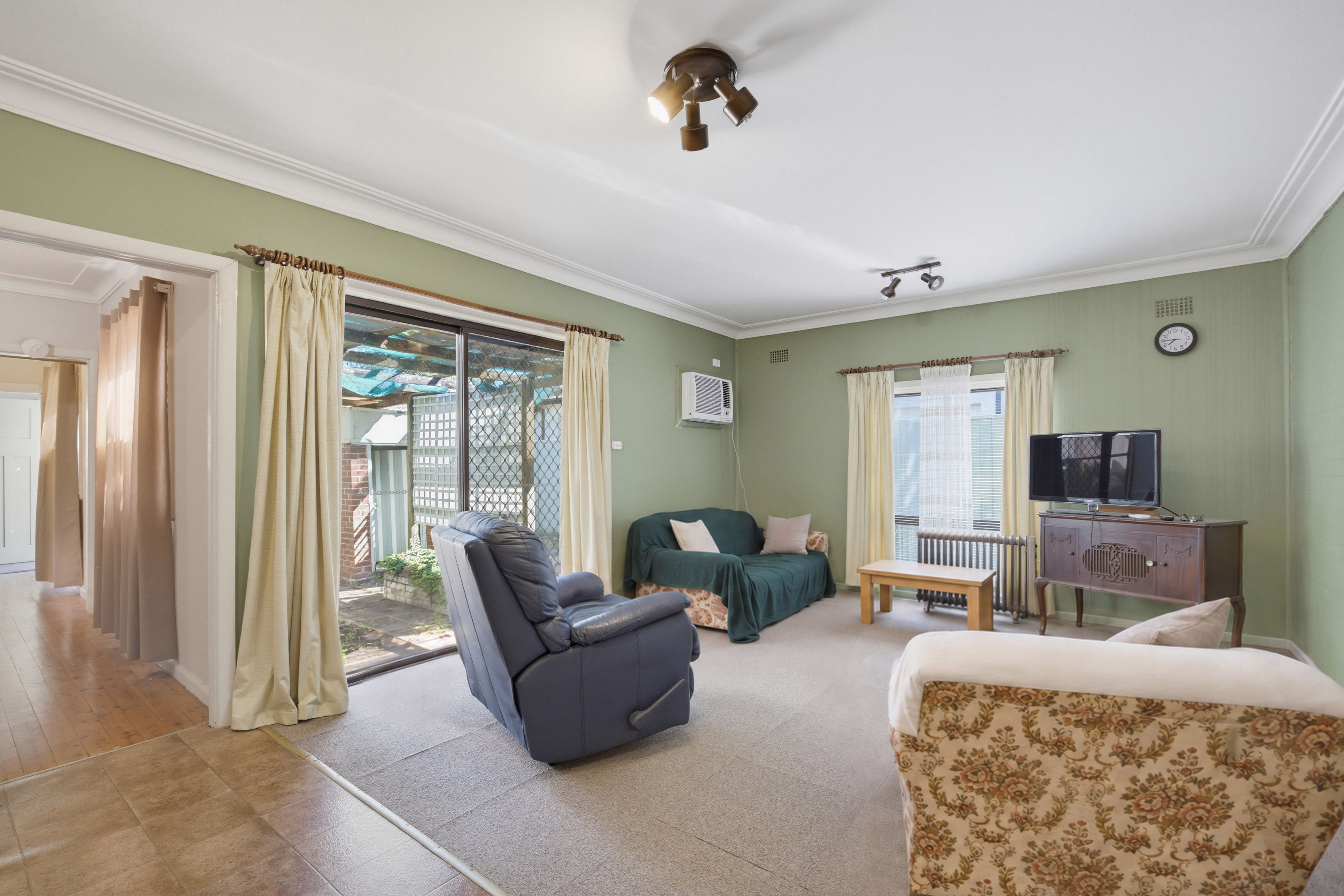 31 Hunter Street — photo 3 of 8