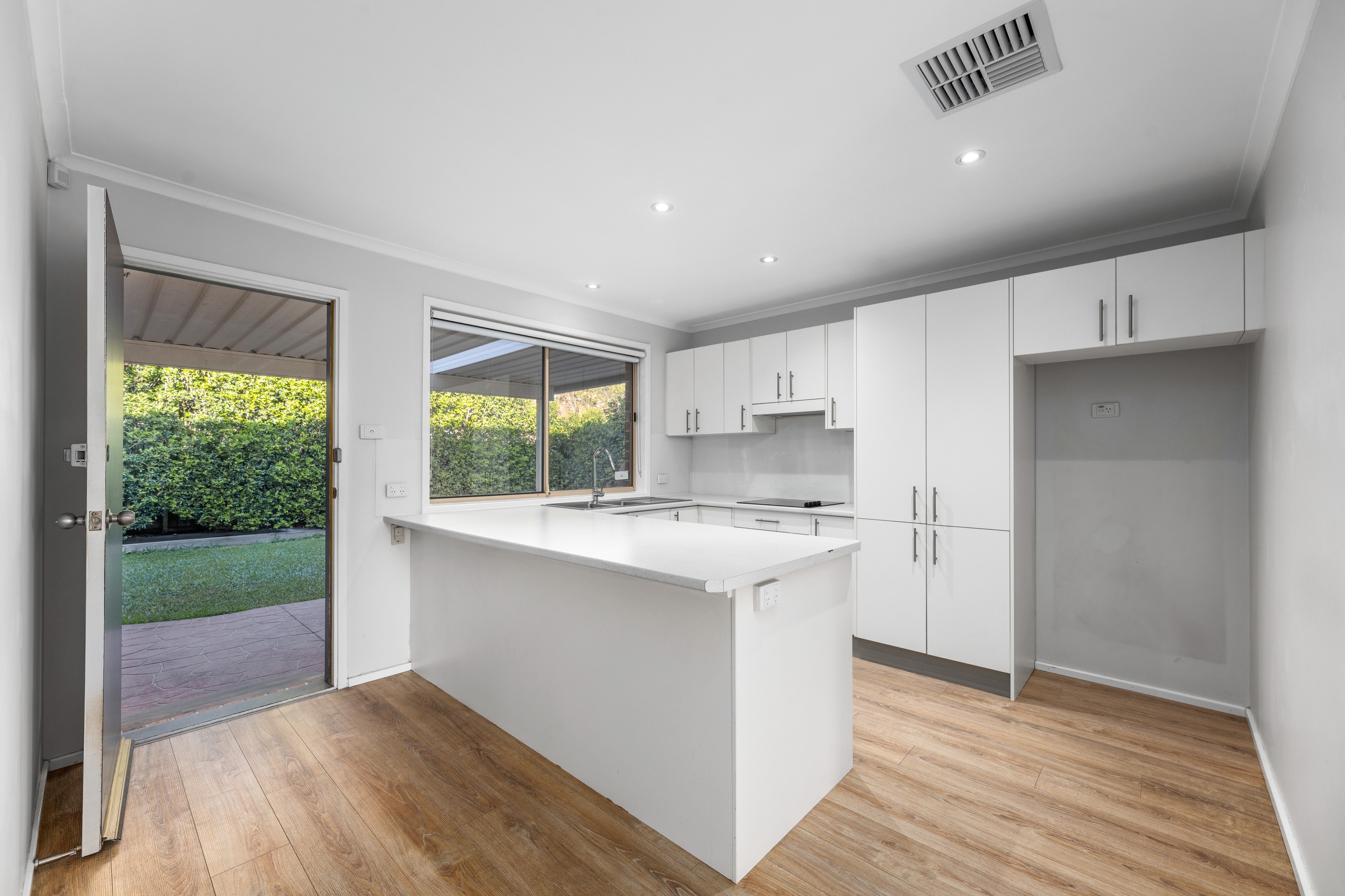 2/19 Owen Jones Row, Menai, NSW 2234